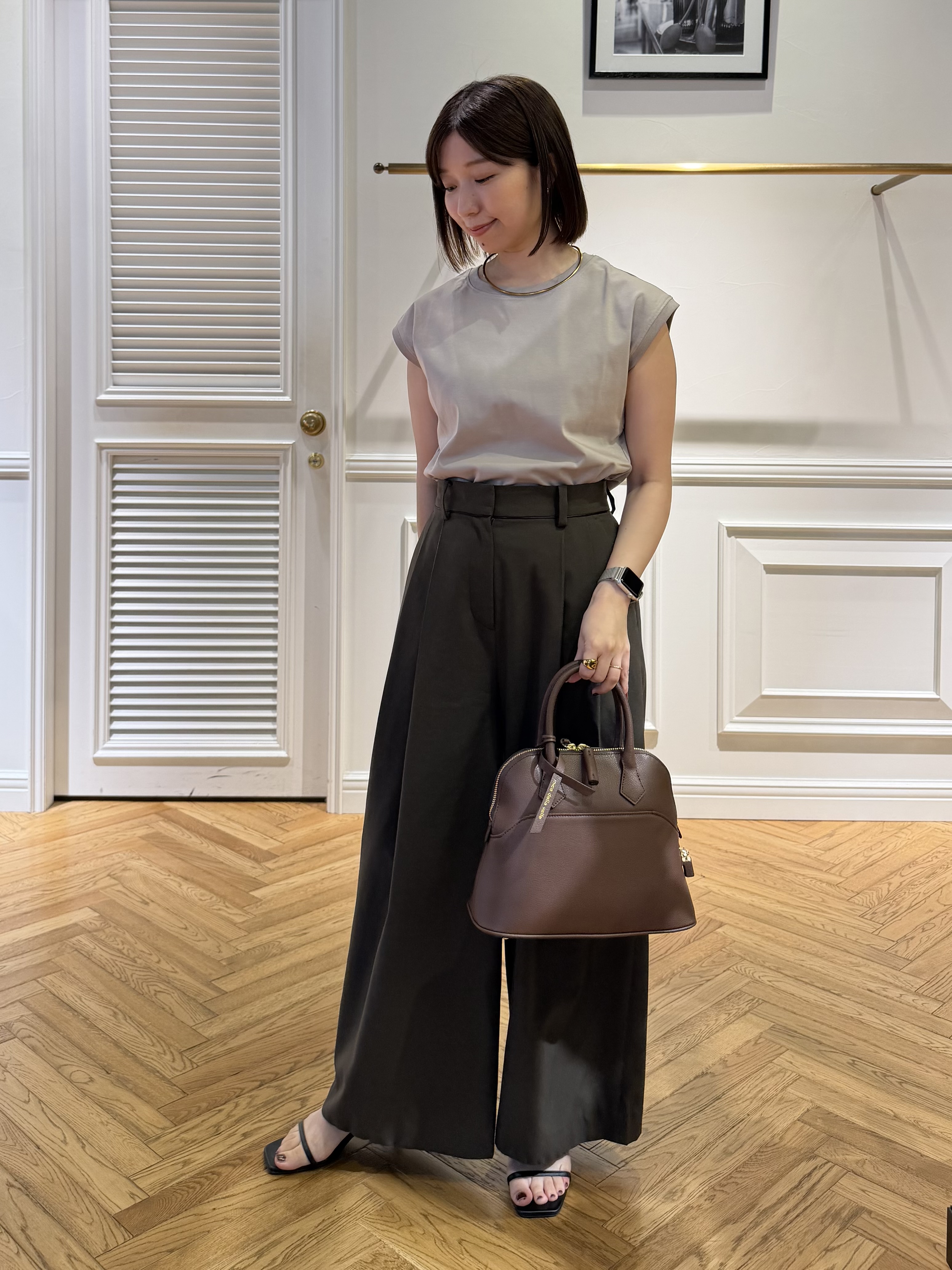 つじ まこさんの「DRESSTERIOR｜【接触冷感／抗菌防臭／消臭】アイスクリアコットンフレンチスリーブT」を使ったコーディネート