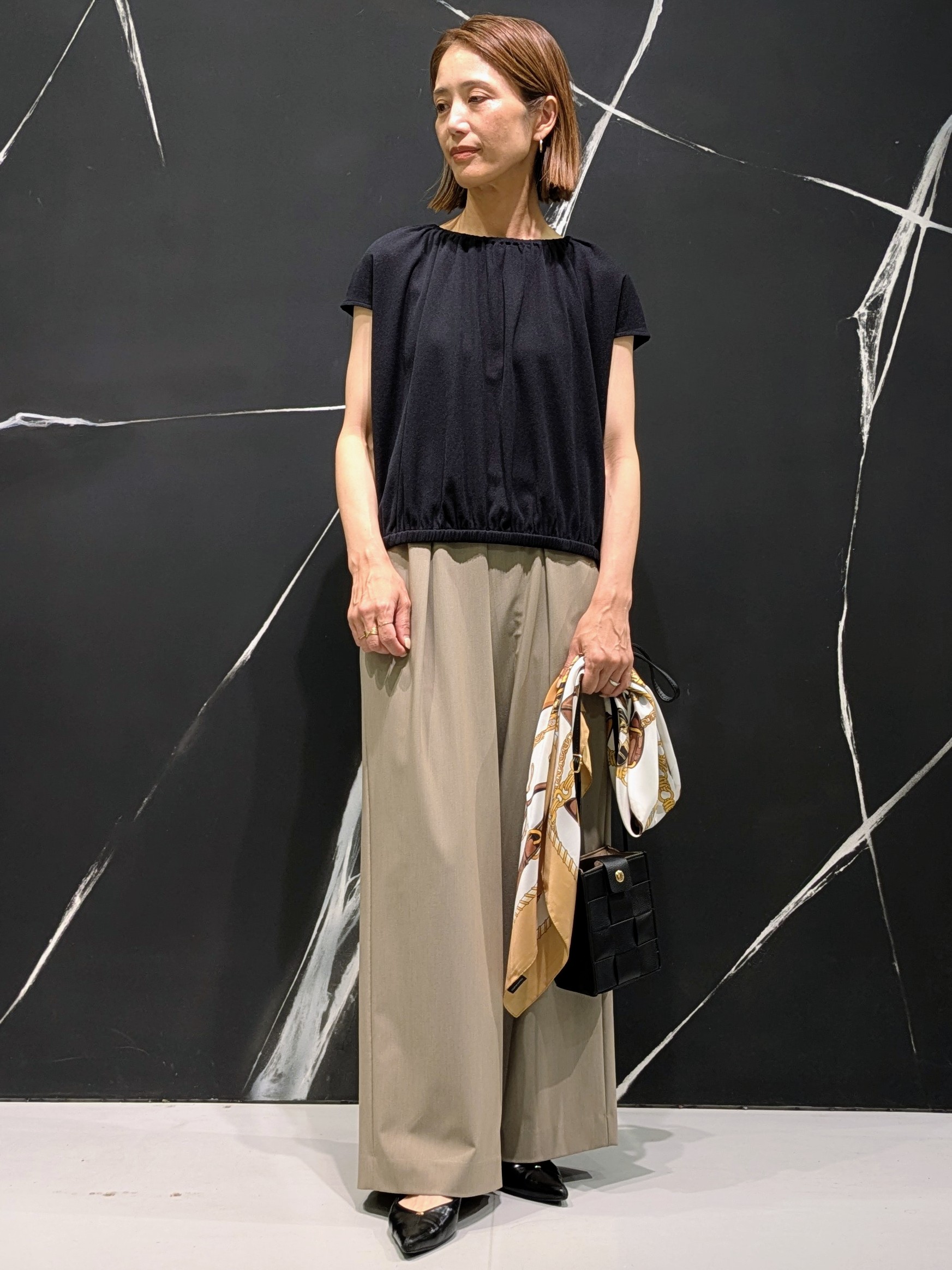 MIKIさんの「COUP DE CHANCE｜【手洗い可／日本製】フレンチスリーブトップス」を使ったコーディネート