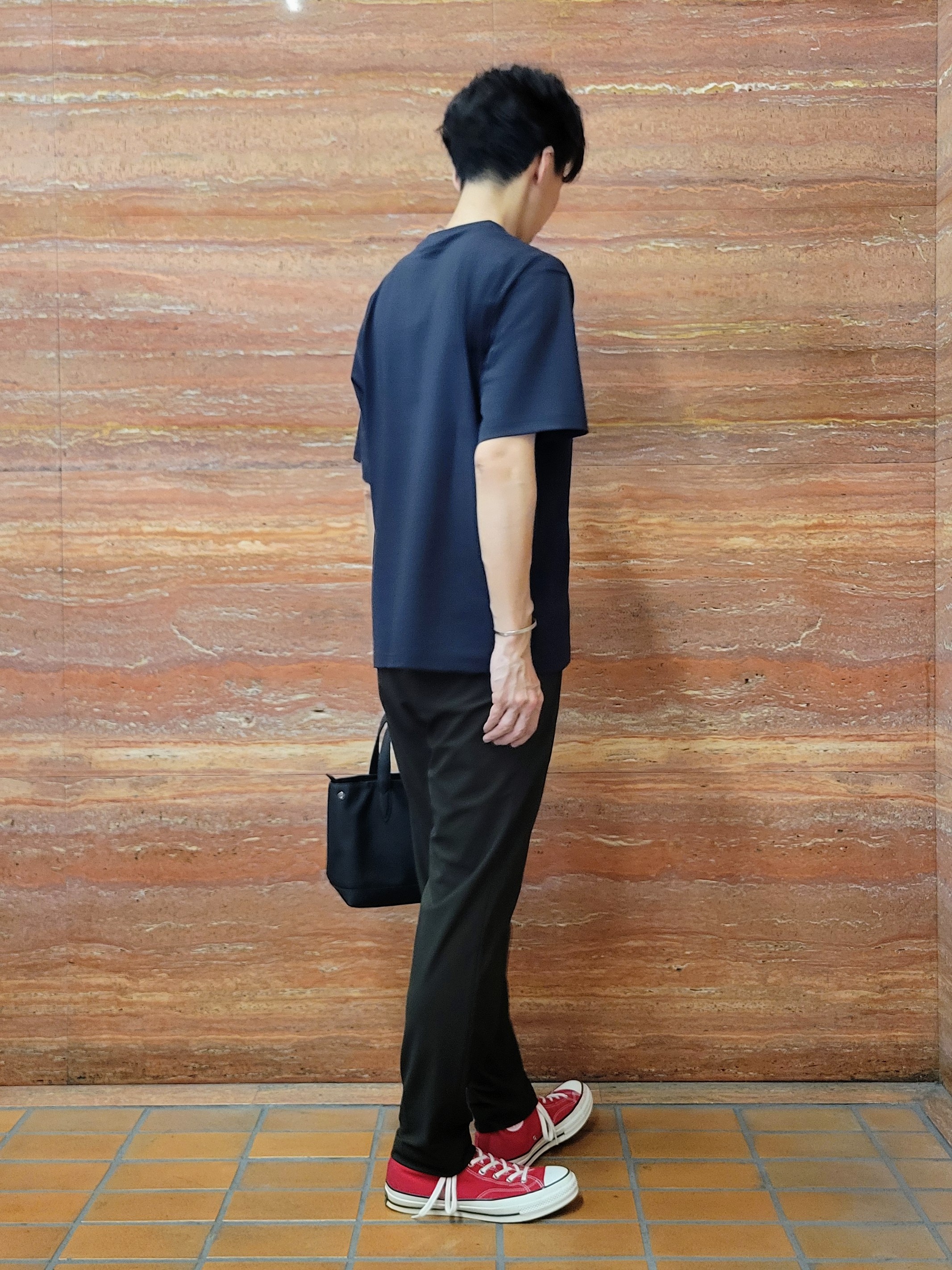 piroyaさんの「TAKEO KIKUCHI｜【汗染み軽減/接触冷感】フェイクレイヤード ワンポイント刺繍Ｔシャツ」を使ったコーディネート