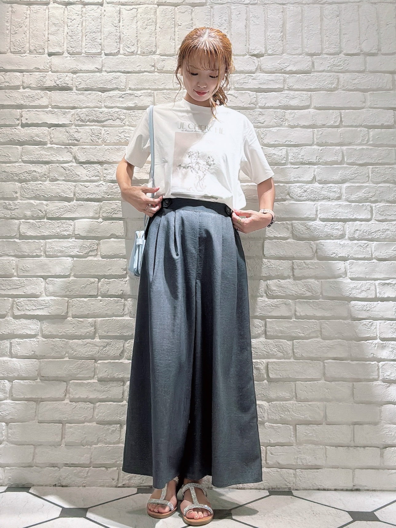 さえりさんの「index｜【UV】フラワープリントTシャツ≪洗濯機OK／接触冷感≫」を使ったコーディネート