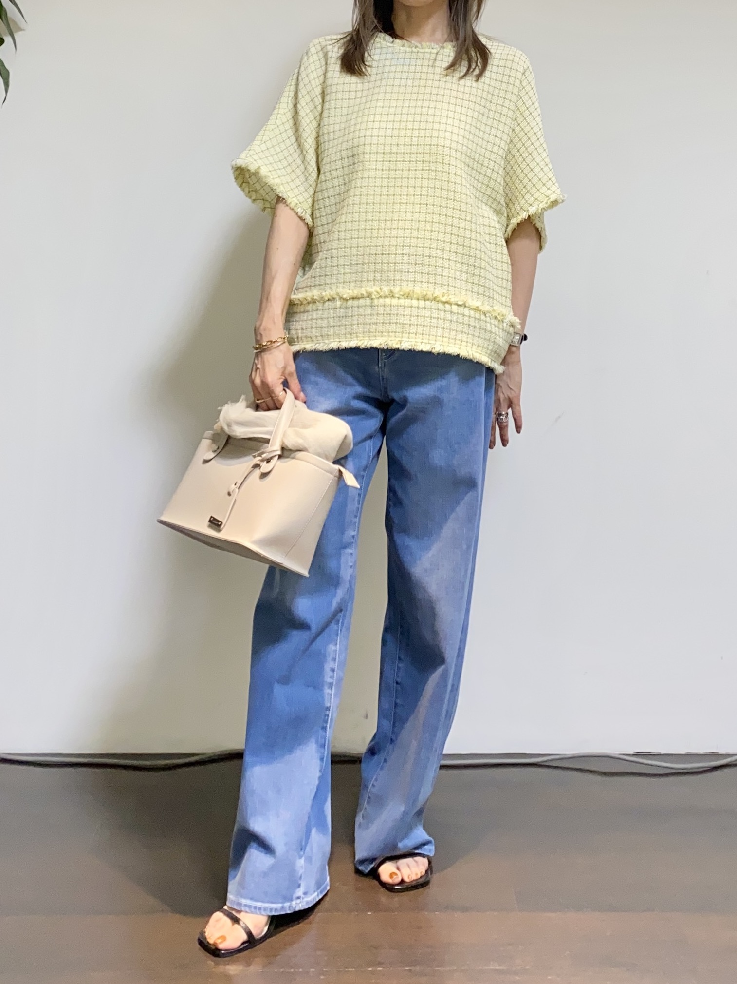 tomoさんの「UNTITLED｜◆ファンシーツイードブラウス」を使ったコーディネート