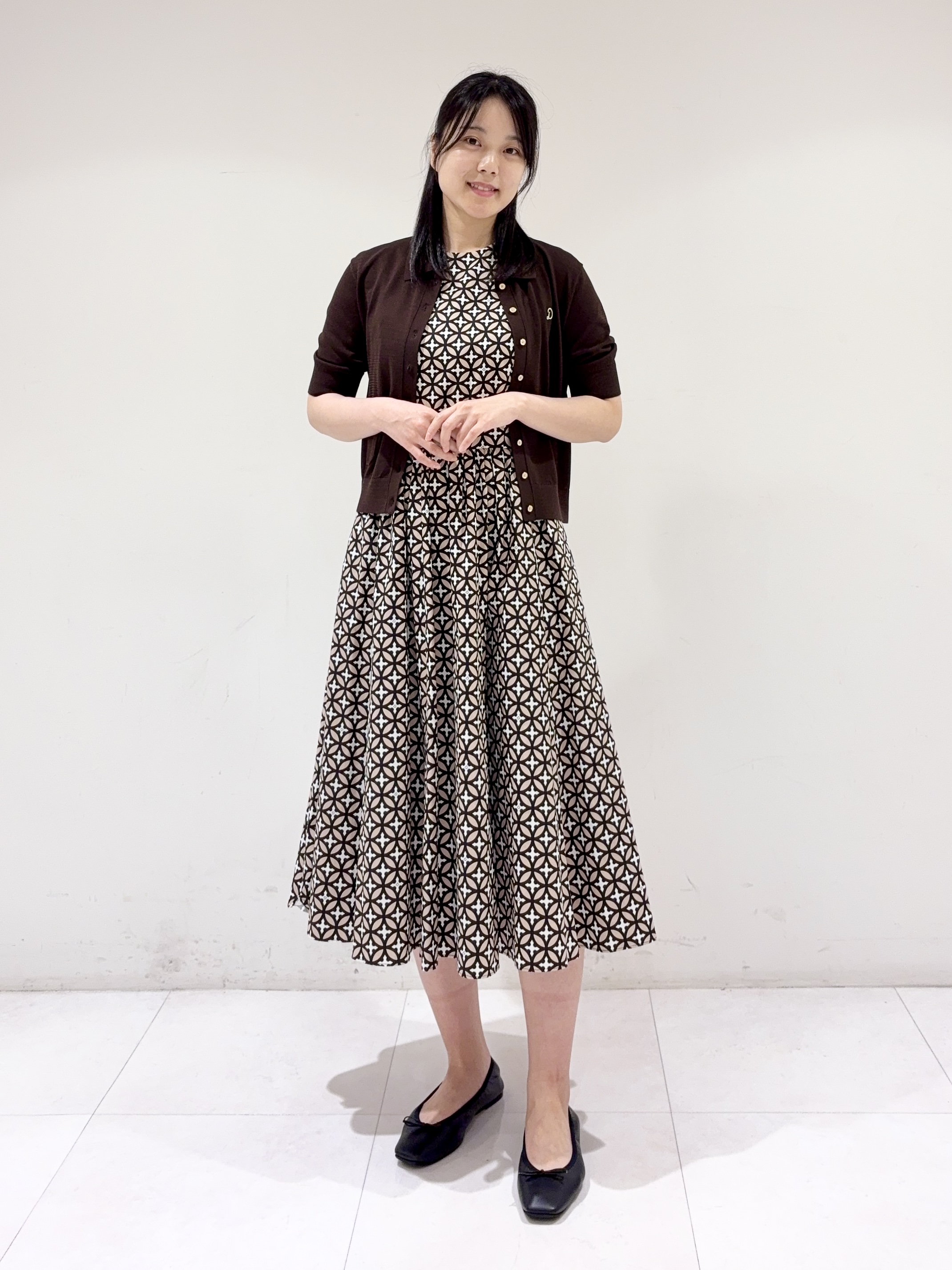 ayaさんの「DRESSTERIOR｜【otonaMUSE5月号掲載/ウォッシャブル】オーバーラップサークル ノースリーブドレス」を使ったコーディネート