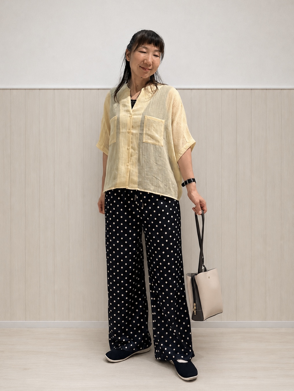 まつみさんの「SHOO･LA･RUE｜【洗濯機可/選べる6色】程よいシアー感が涼し気 ゆったりワッシャードルマンブラウス」を使ったコーディネート