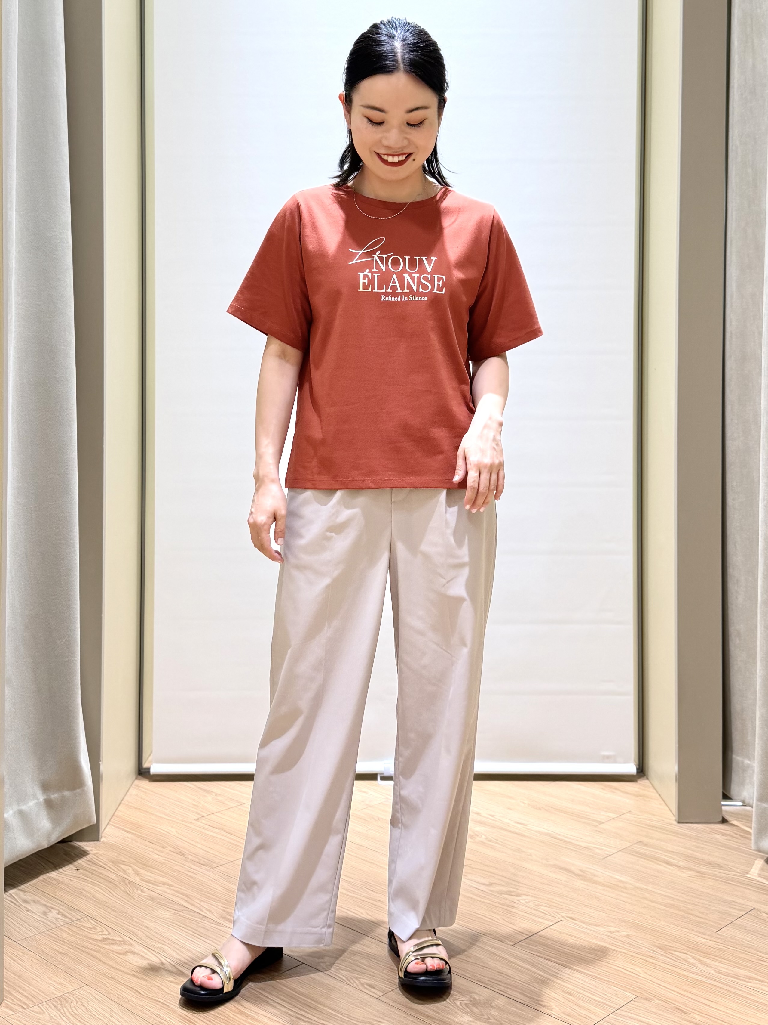 あんりさんの「grove｜【吸水速乾・UVカット・マシンウォッシャブル】ベーシックMIXロゴプリントT」を使ったコーディネート