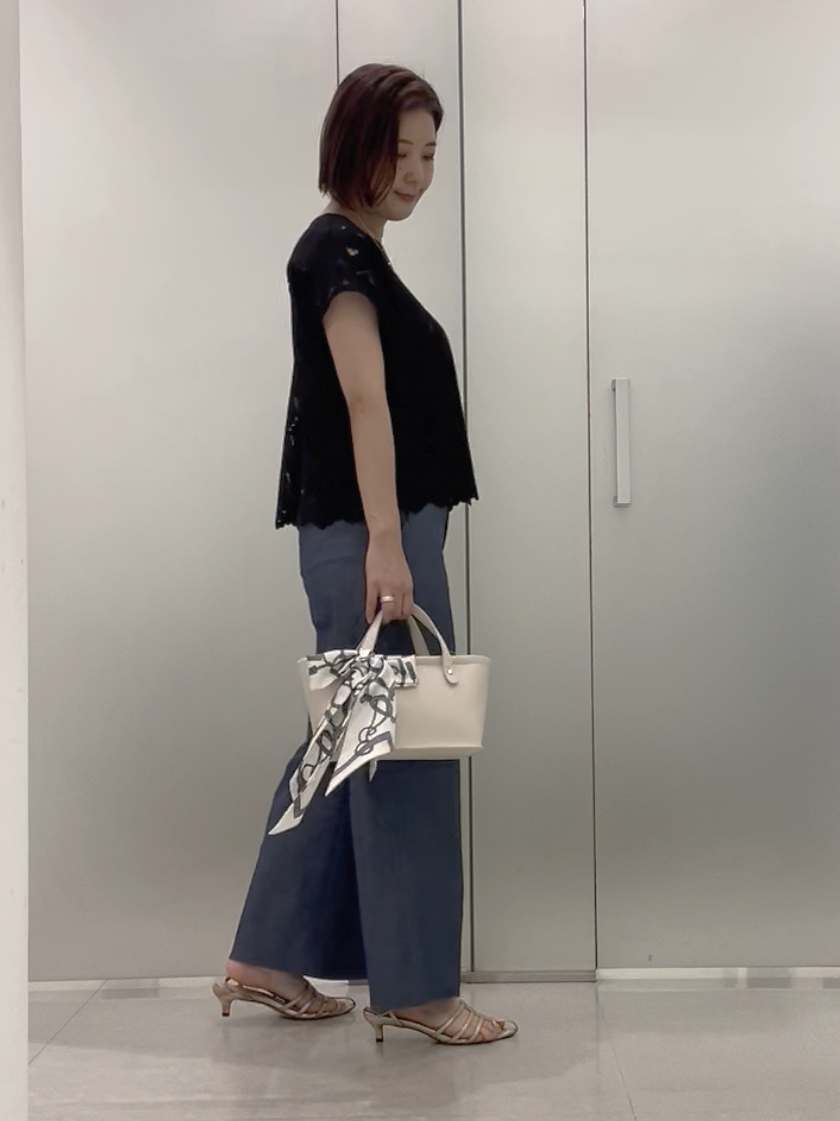 まどかさんの「UNTITLED｜【接触冷感/洗える/後ろウエストゴム】オックスワイドパンツ」を使ったコーディネート