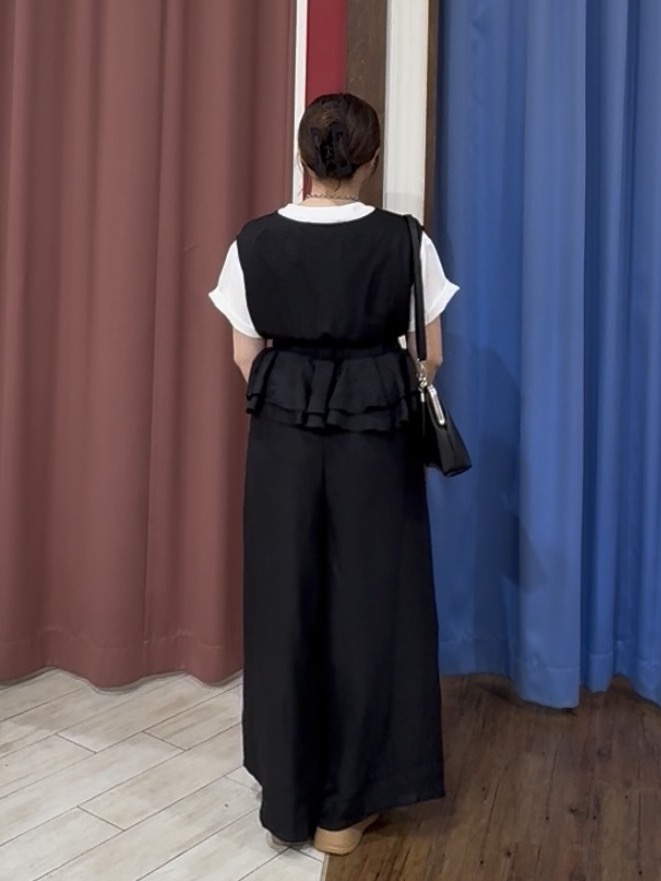 SAKUさんの「SHOO･LA･RUE｜【S-LL/洗濯機可】選べる4柄　デイリー使いにぴったりな 大人の頼れるTシャツ」を使ったコーディネート