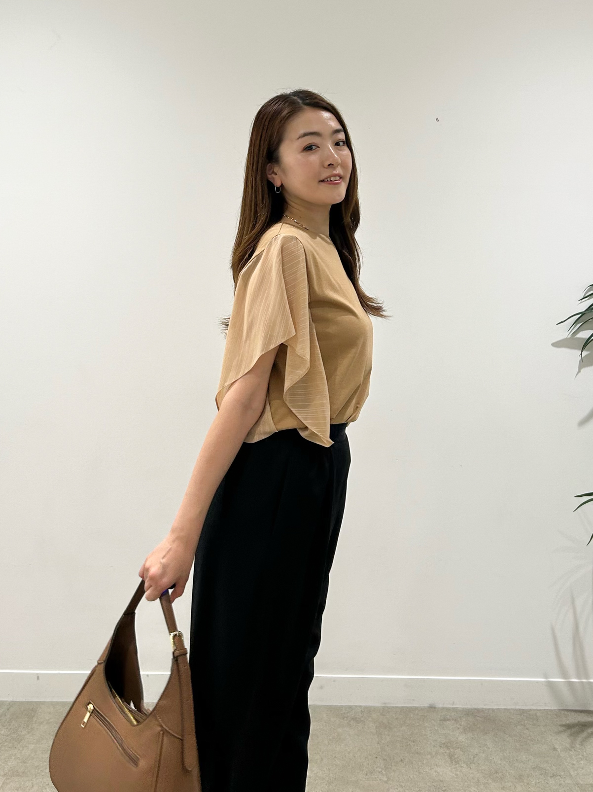 hayaseさんの「COUP DE CHANCE｜【手洗い可／日本製】フレンチシアーカットソー」を使ったコーディネート
