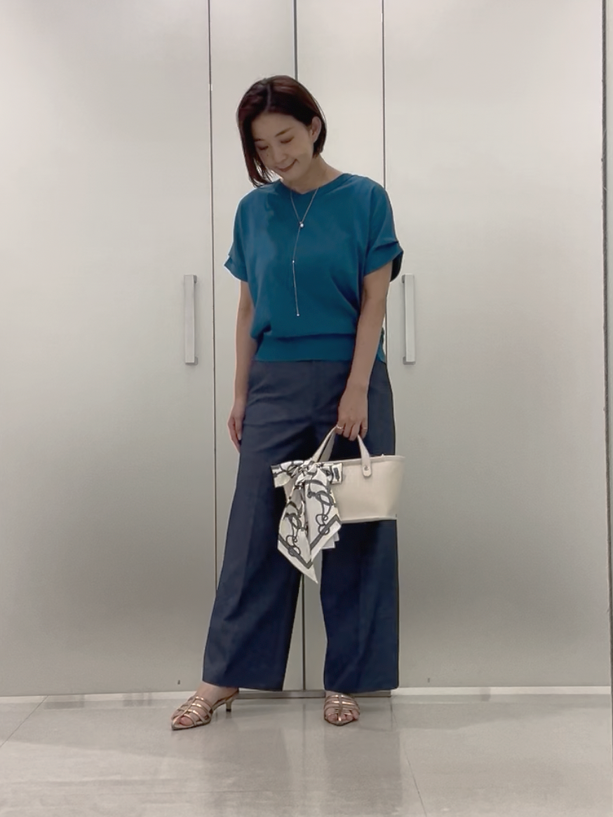 まどかさんの「UNTITLED｜【肌に張りつきにくい/前後2WAY】ドライタッチコットンプルオーバー」を使ったコーディネート
