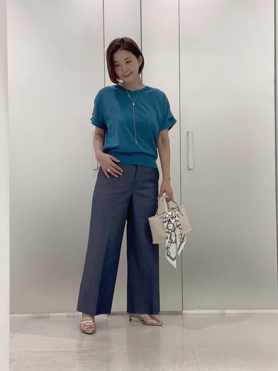 まどかさんの「UNTITLED｜【肌に張りつきにくい/前後2WAY】ドライタッチコットンプルオーバー」を使ったコーディネート