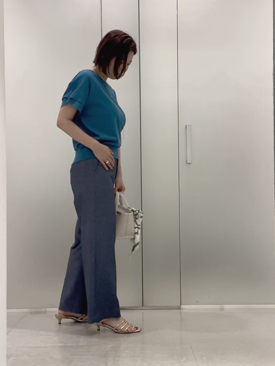 まどかさんの「UNTITLED｜【肌に張りつきにくい/前後2WAY】ドライタッチコットンプルオーバー」を使ったコーディネート