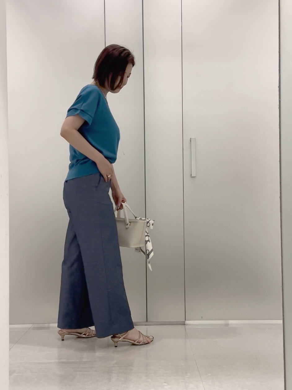 まどかさんの「UNTITLED｜【肌に張りつきにくい/前後2WAY】ドライタッチコットンプルオーバー」を使ったコーディネート