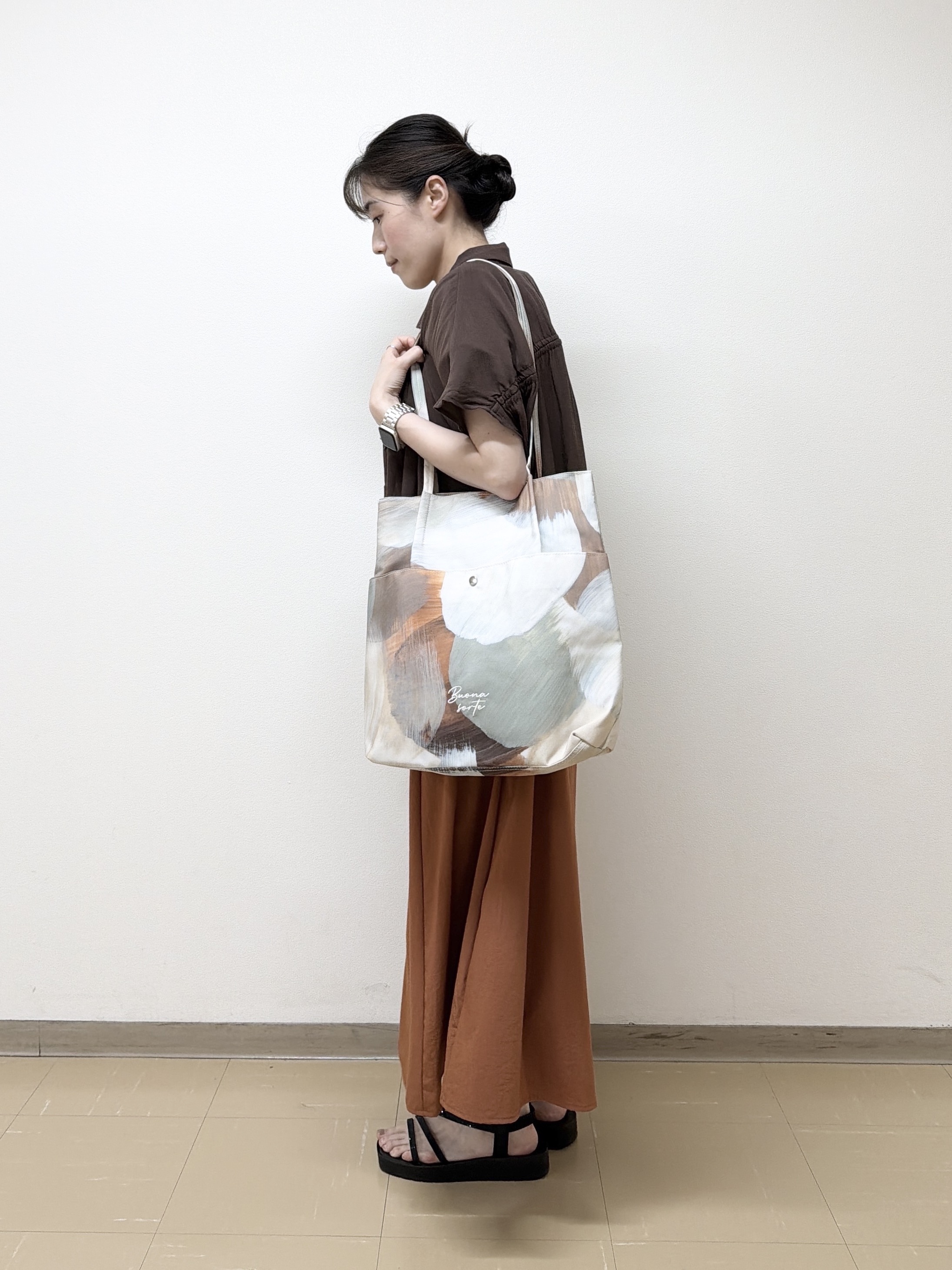 あんづさんの「SHOO･LA･RUE｜【UV/洗濯機可】ほんのりシアーで上品な バックギャザーブラウス」を使ったコーディネート