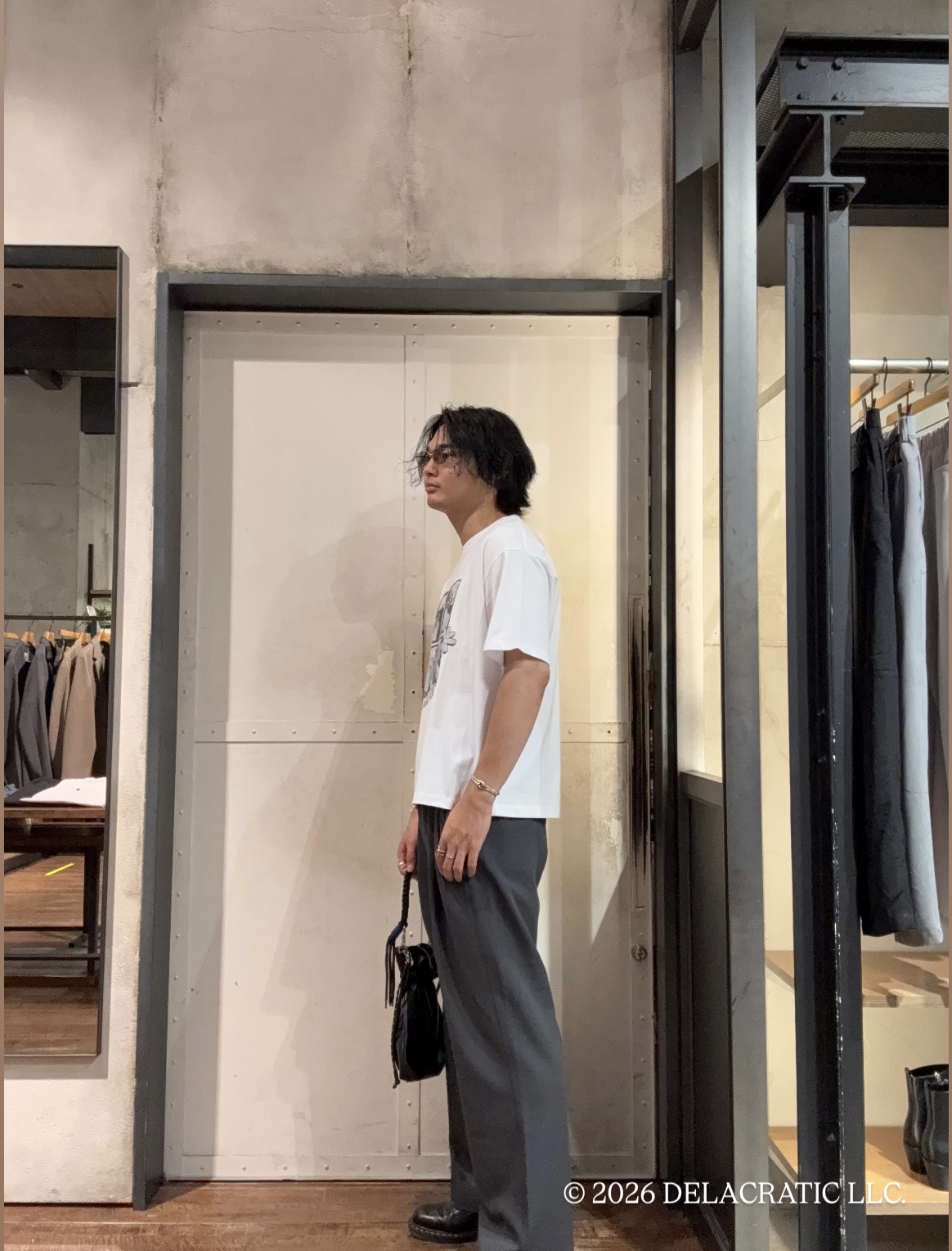 大江正眞さんの「tk.TAKEO KIKUCHI｜◆【防シワ／ストレッチ/セット対応可】smart shiftシリーズ バレルシルエットパンツ」を使ったコーディネート