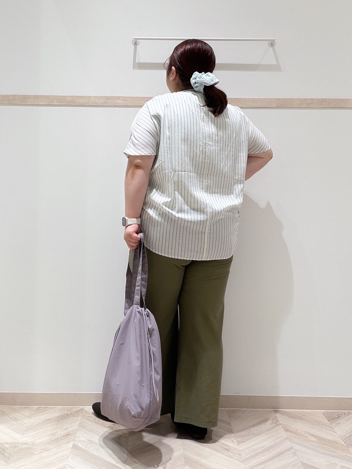 ゆめかさんの「SHOO･LA･RUE｜【洗濯機可/体型カバー】とろみタックスキッパーブラウス」を使ったコーディネート