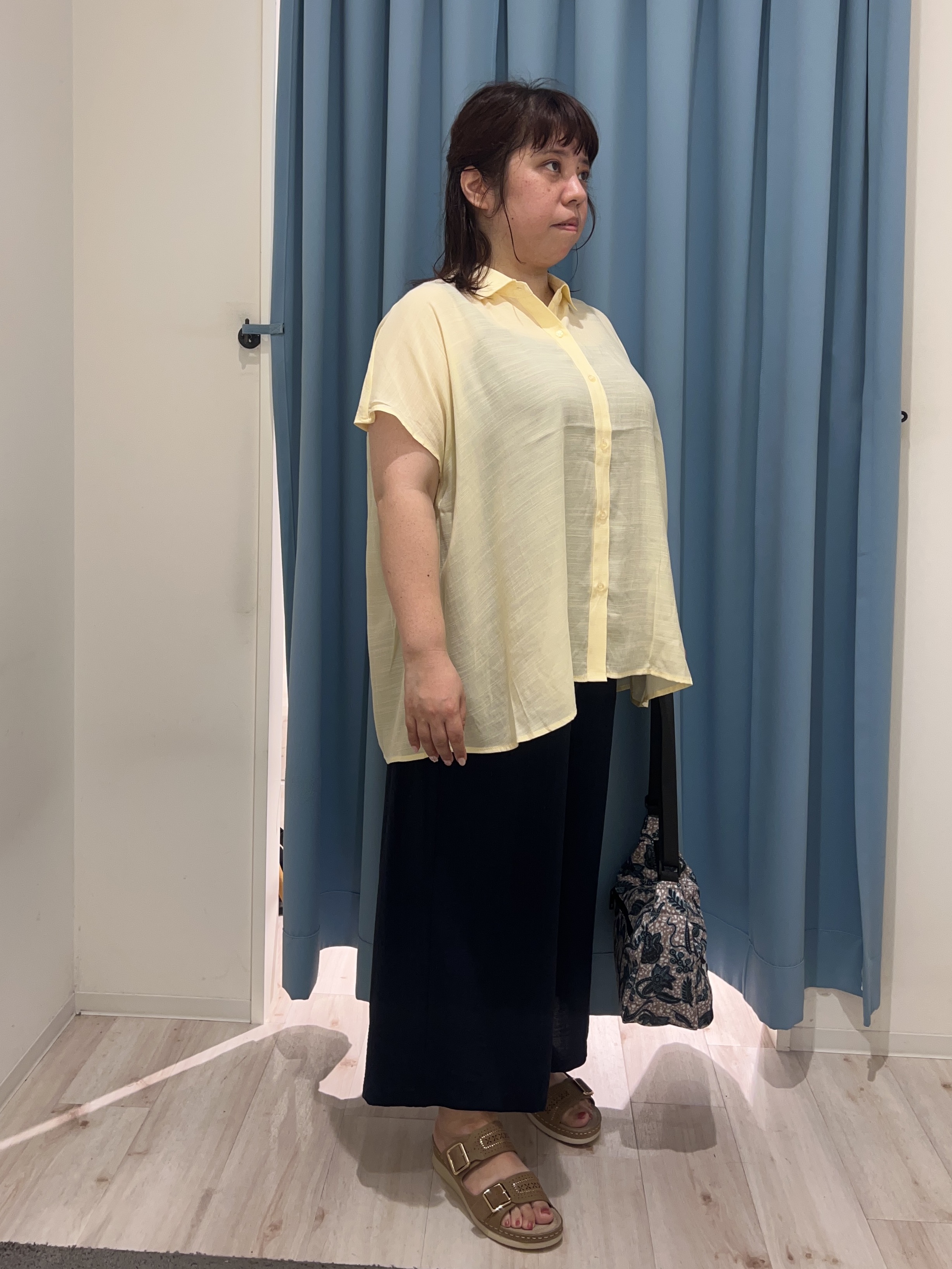くーさんの「SHOO･LA･RUE｜【UV/洗濯機可】ほんのりシアーで上品な バックギャザーブラウス」を使ったコーディネート