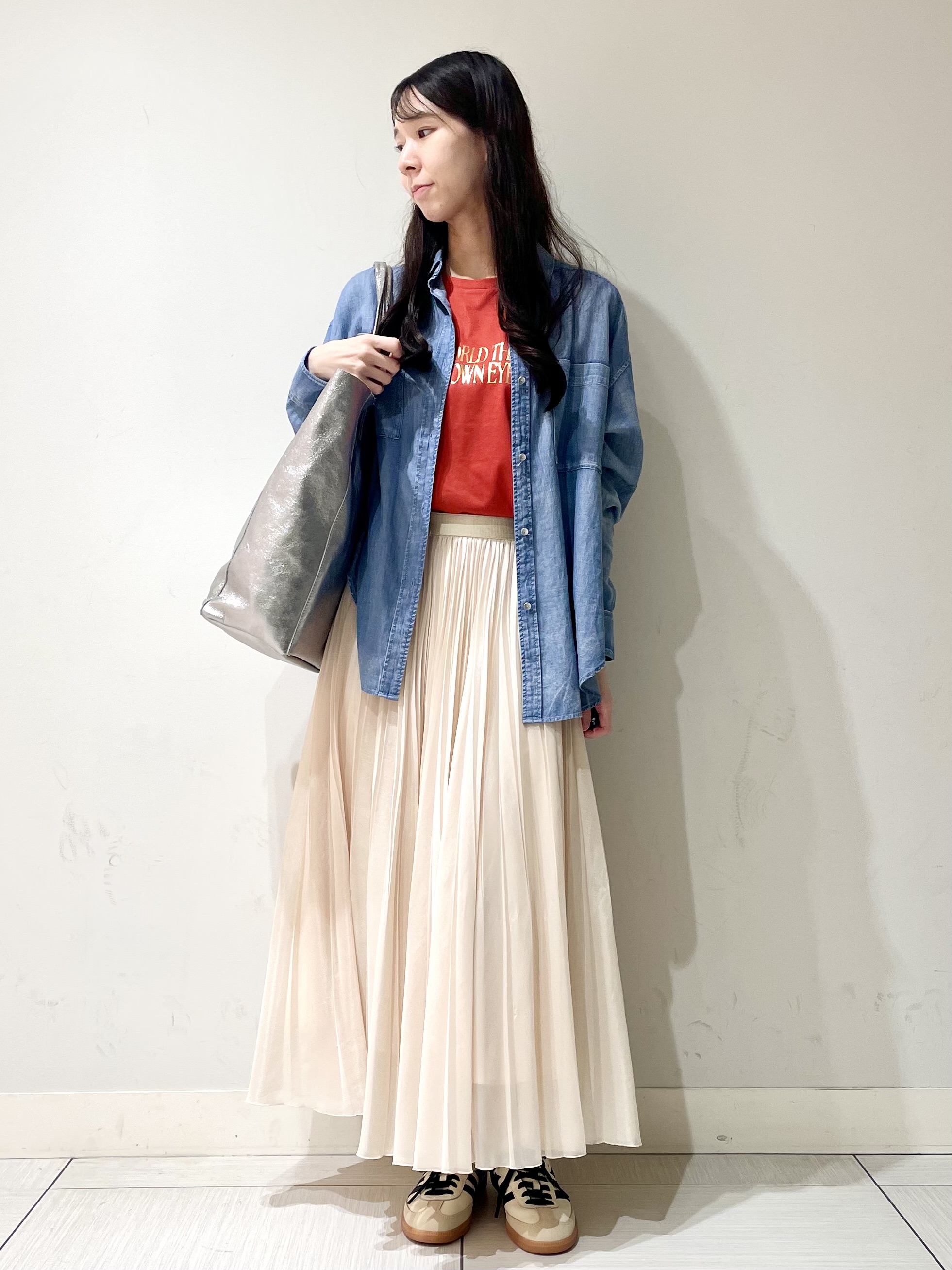 ことさんの「DRESSTERIOR｜【涼しく着映え】シアーデニムシャツ」を使ったコーディネート