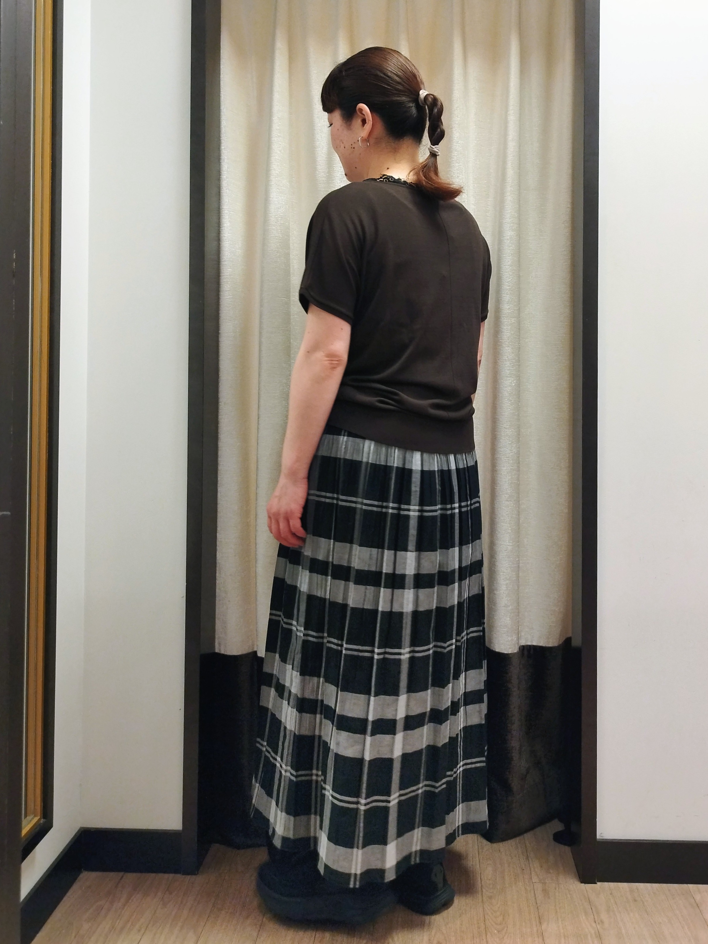 junさんの「Reflect｜【二の腕カバー／手洗い可】ネックレース フレンチスリーブニット」を使ったコーディネート