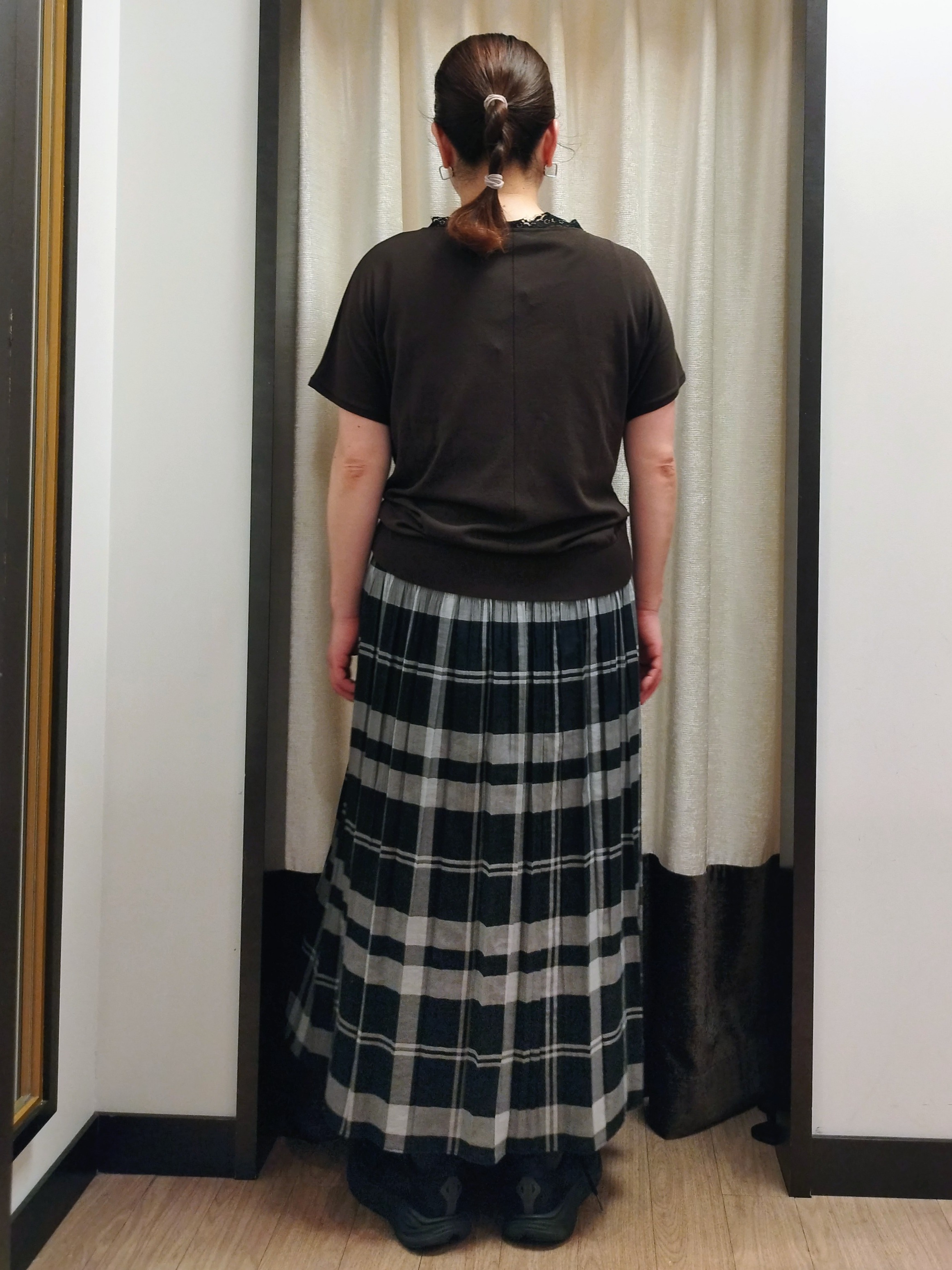 junさんの「Reflect｜【二の腕カバー／手洗い可】ネックレース フレンチスリーブニット」を使ったコーディネート