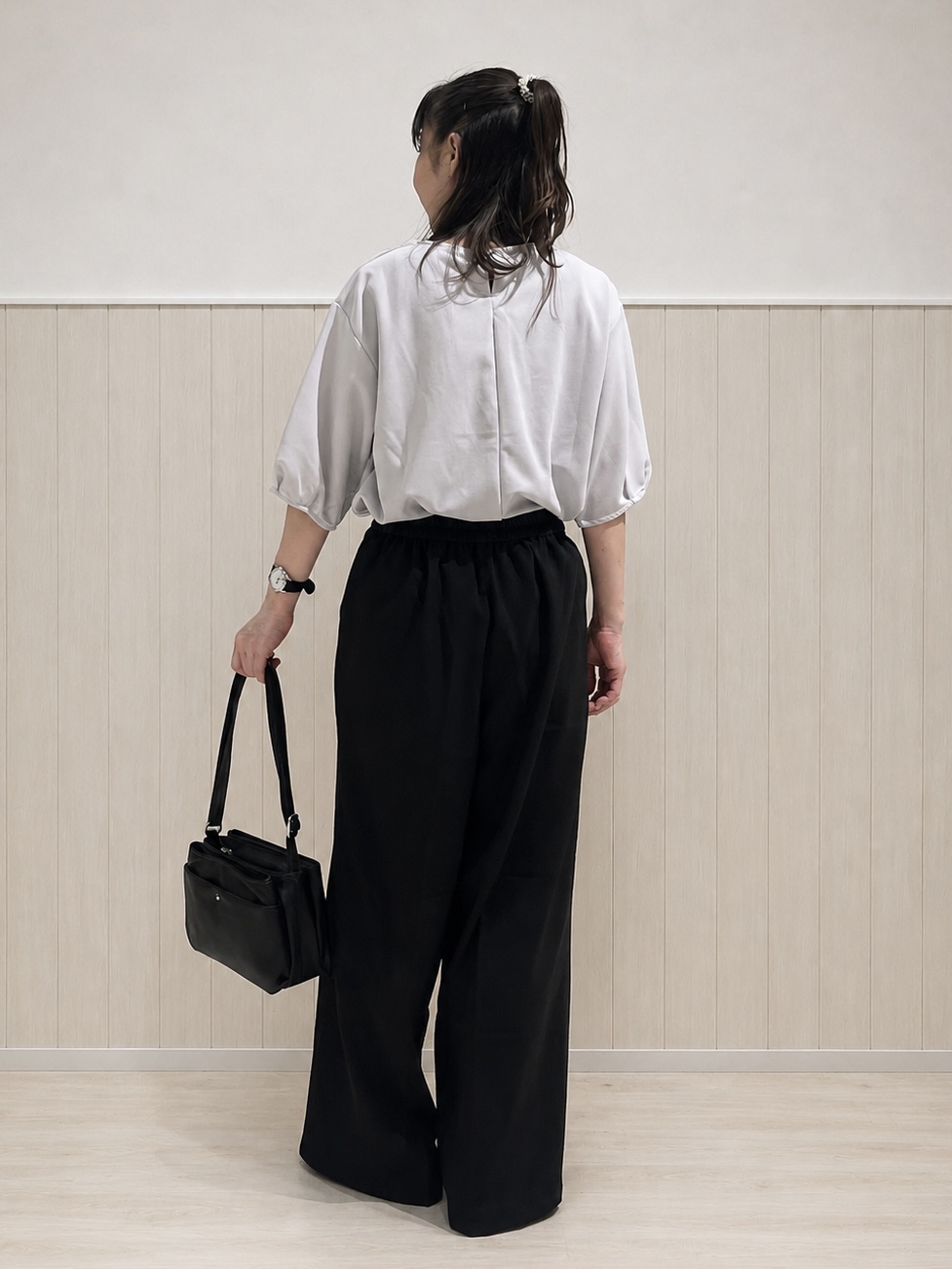 まつみさんの「SHOO･LA･RUE｜【2点セット/洗濯機可/S-LL】インせず着られる ネックレス付き 5分袖Ｔシャツ」を使ったコーディネート
