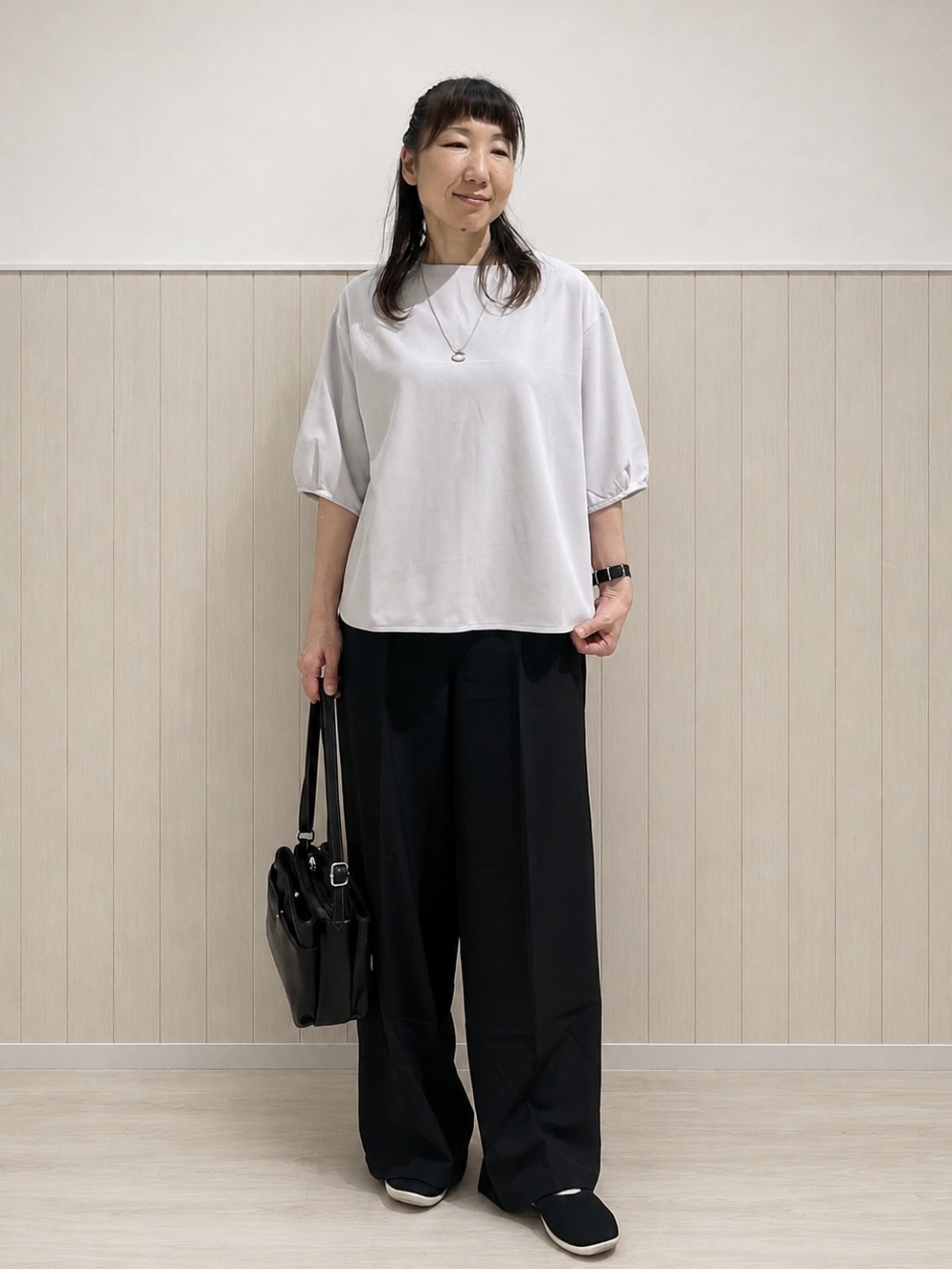 まつみさんの「SHOO･LA･RUE｜【2点セット/洗濯機可/S-LL】インせず着られる ネックレス付き 5分袖Ｔシャツ」を使ったコーディネート