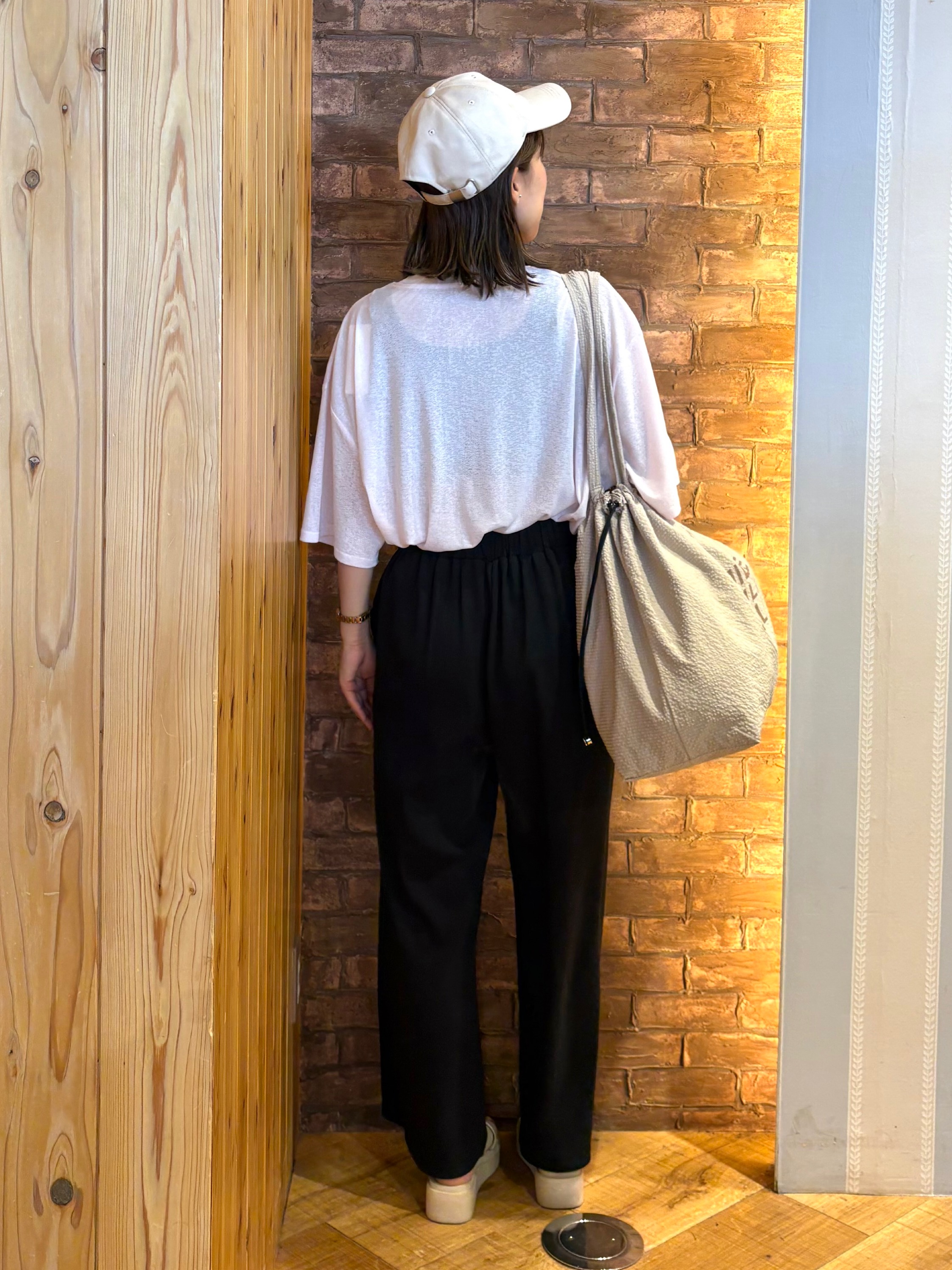 mieさんの「SHOO･LA･RUE｜【S-LL/洗濯機可/体型カバー】ゆるっとこなれる 大人のシアースラブTシャツ」を使ったコーディネート