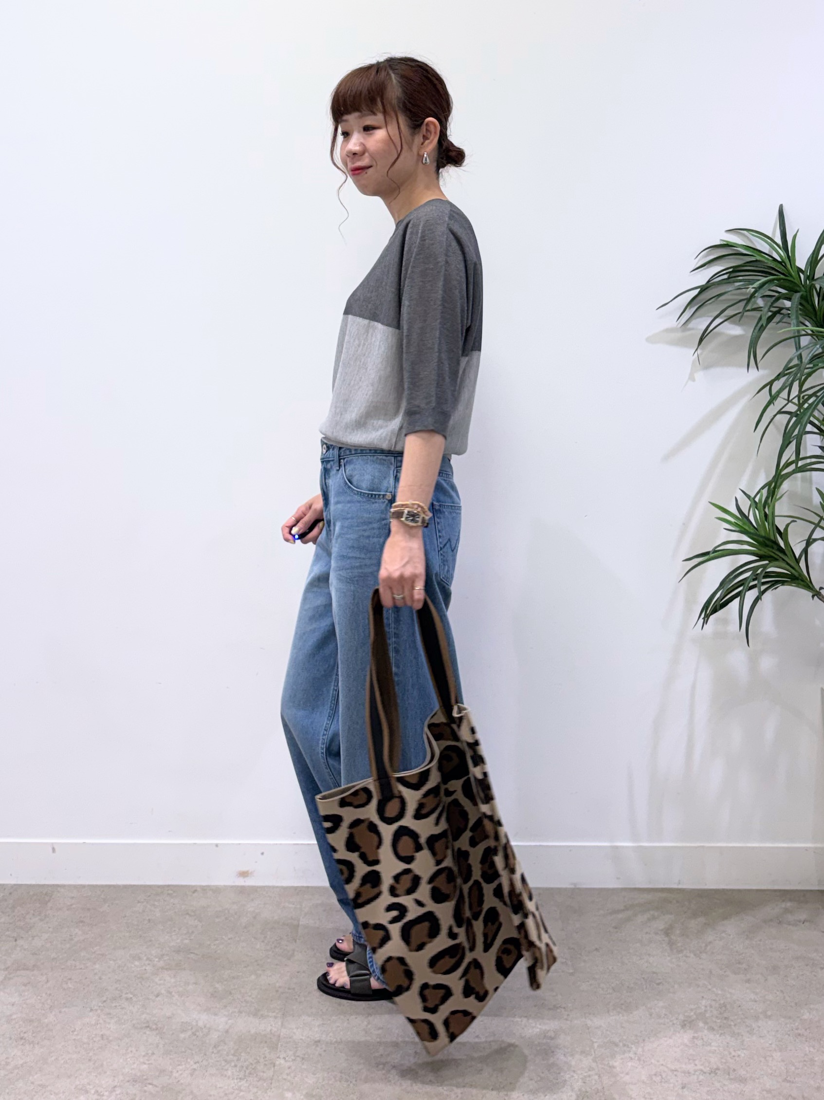 tsuyuさんの「INDIVI｜【UV／接触冷感／高ストレッチ】フロントタックシャツ」を使ったコーディネート