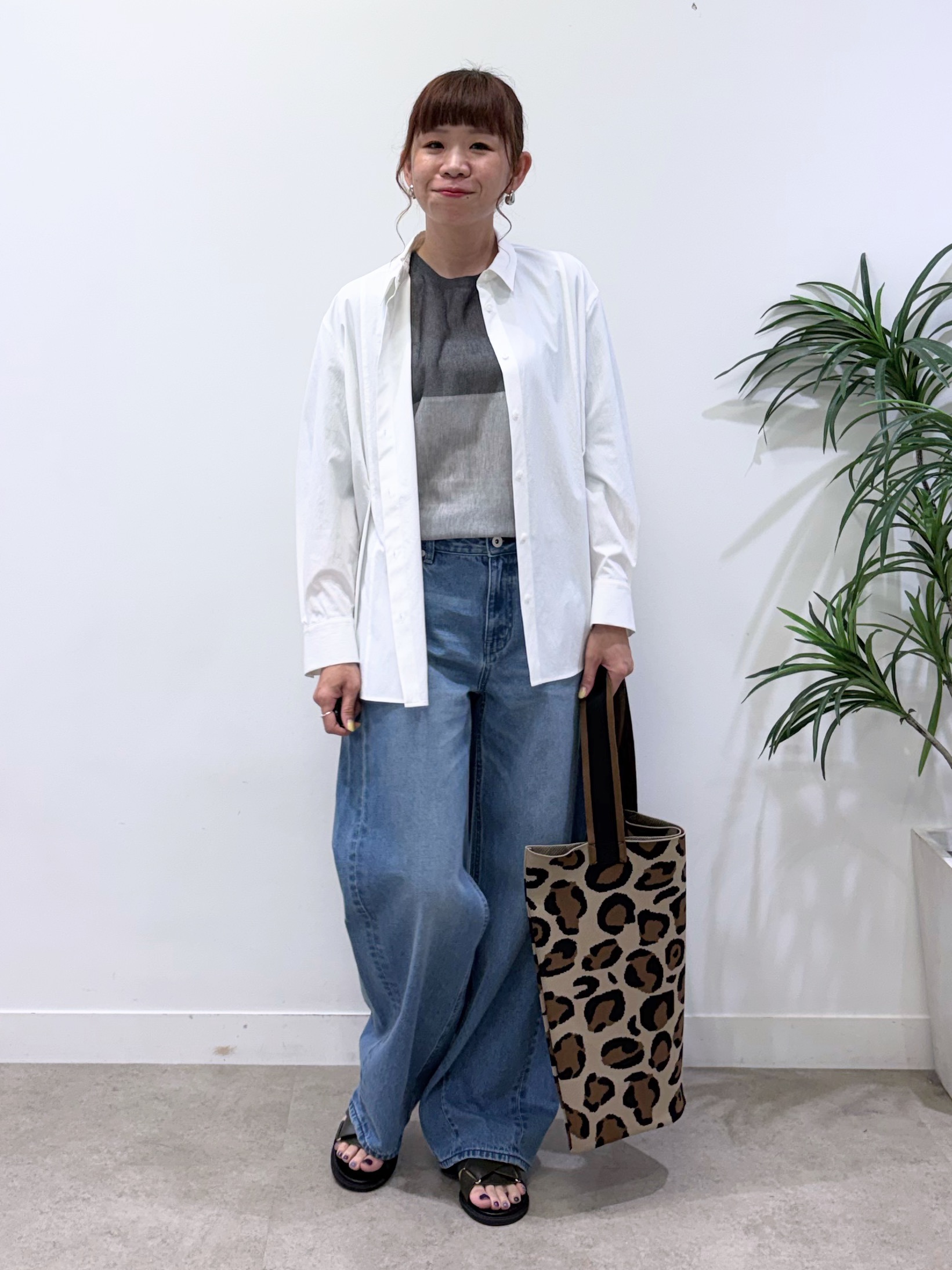 tsuyuさんの「INDIVI｜【UV／接触冷感／高ストレッチ】フロントタックシャツ」を使ったコーディネート