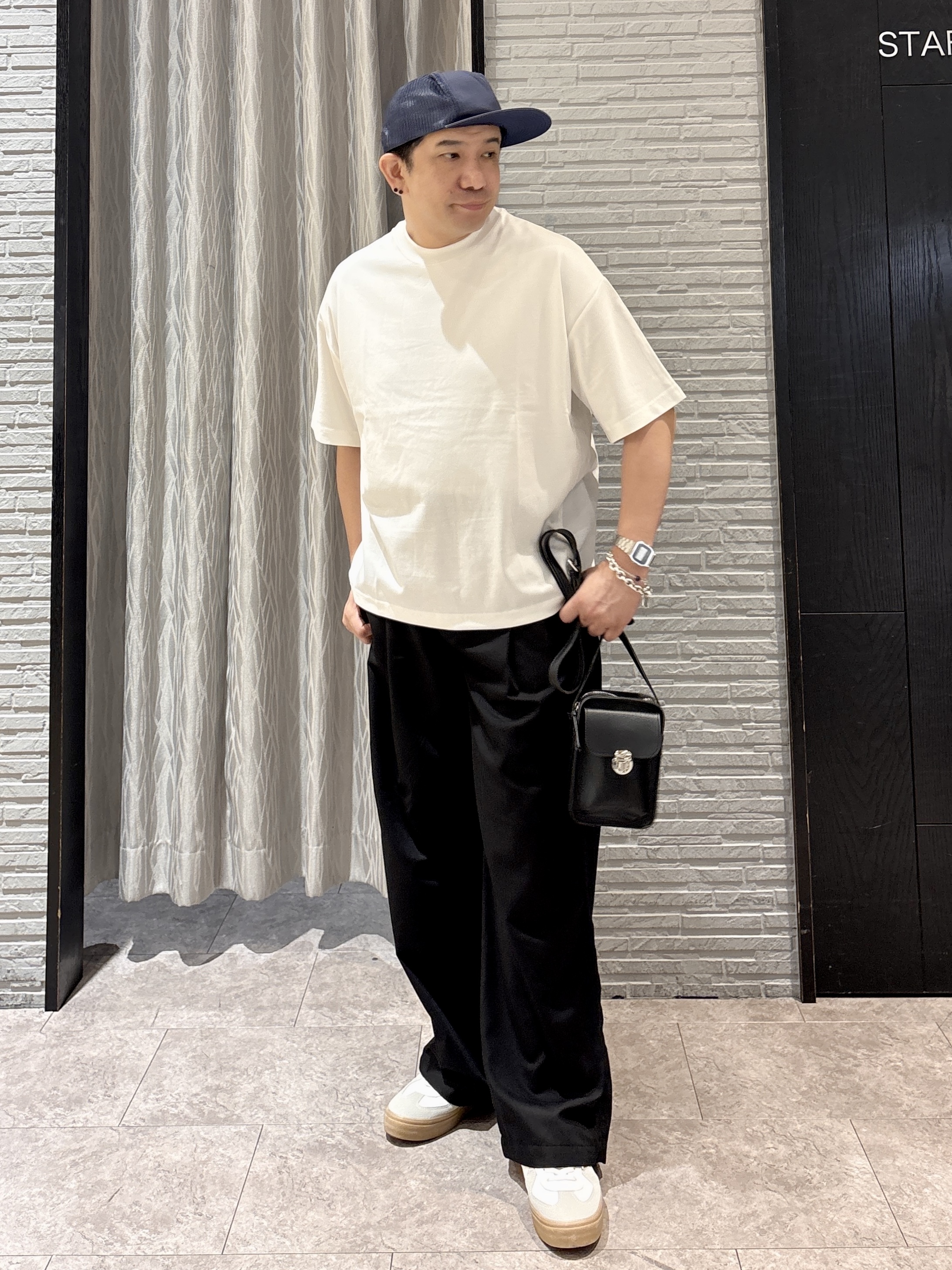 Pーyamaさんの「THE SHOP TK｜【ゆったりシルエット】前後切り替え 半袖Tシャツ」を使ったコーディネート