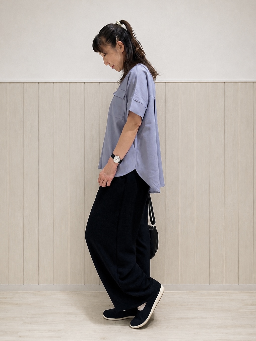 まつみさんの「SHOO･LA･RUE｜【洗濯後しわになりにくい/UV/吸水速乾】Wポケットが目を引く オンオフ使えるスキッパーブラウス」を使ったコーディネート