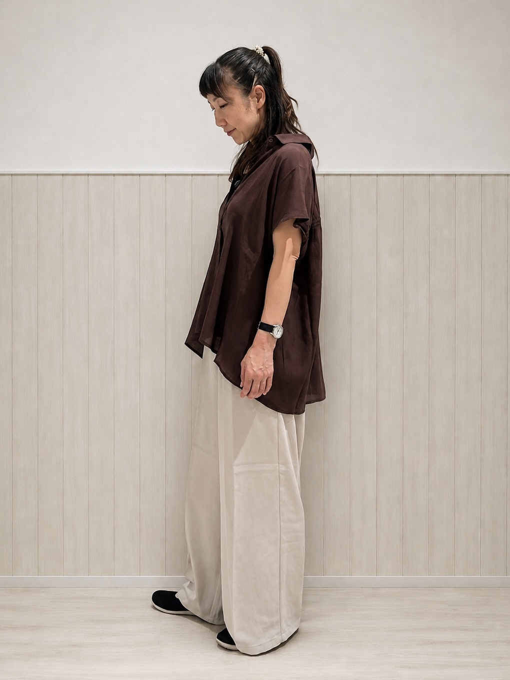 まつみさんの「SHOO･LA･RUE｜【UV/洗濯機可】ほんのりシアーで上品な バックギャザーブラウス」を使ったコーディネート