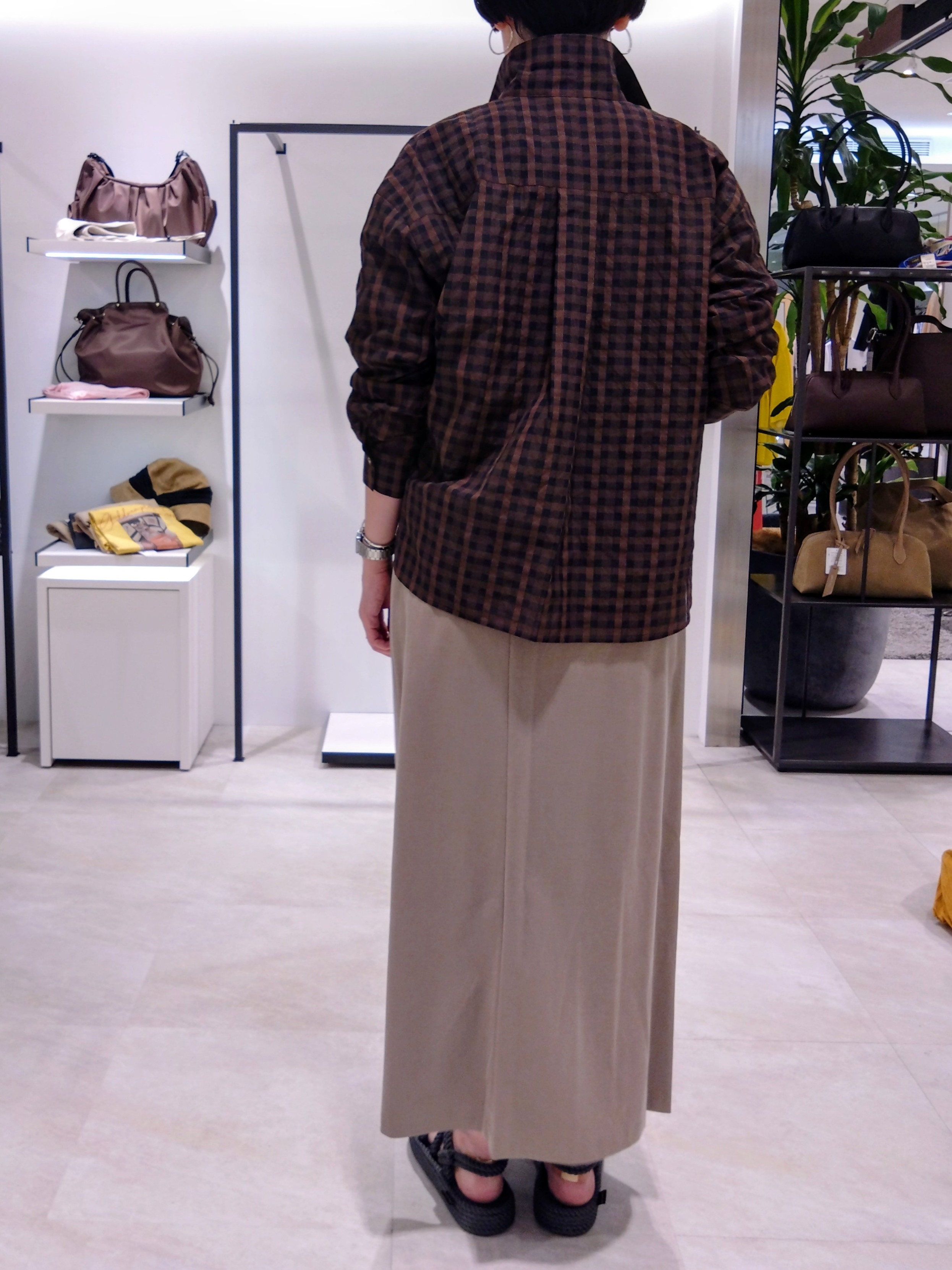 まちこさんの「UNTITLED｜【きれいめTシャツ/セットアップ可】ヴィンテージライクプルオーバー」を使ったコーディネート