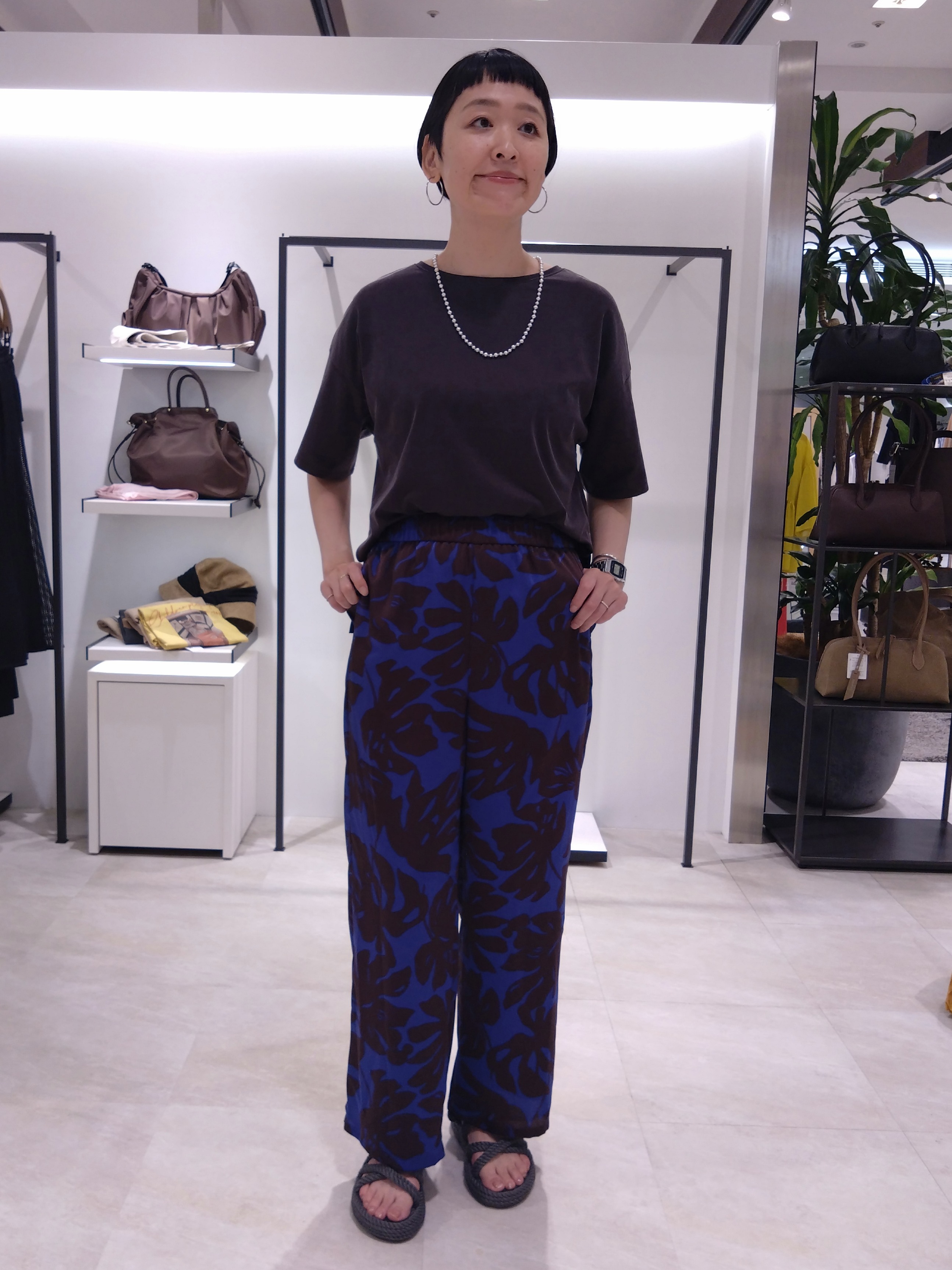 まちこさんの「UNTITLED｜【きれいめTシャツ/セットアップ可】ヴィンテージライクプルオーバー」を使ったコーディネート