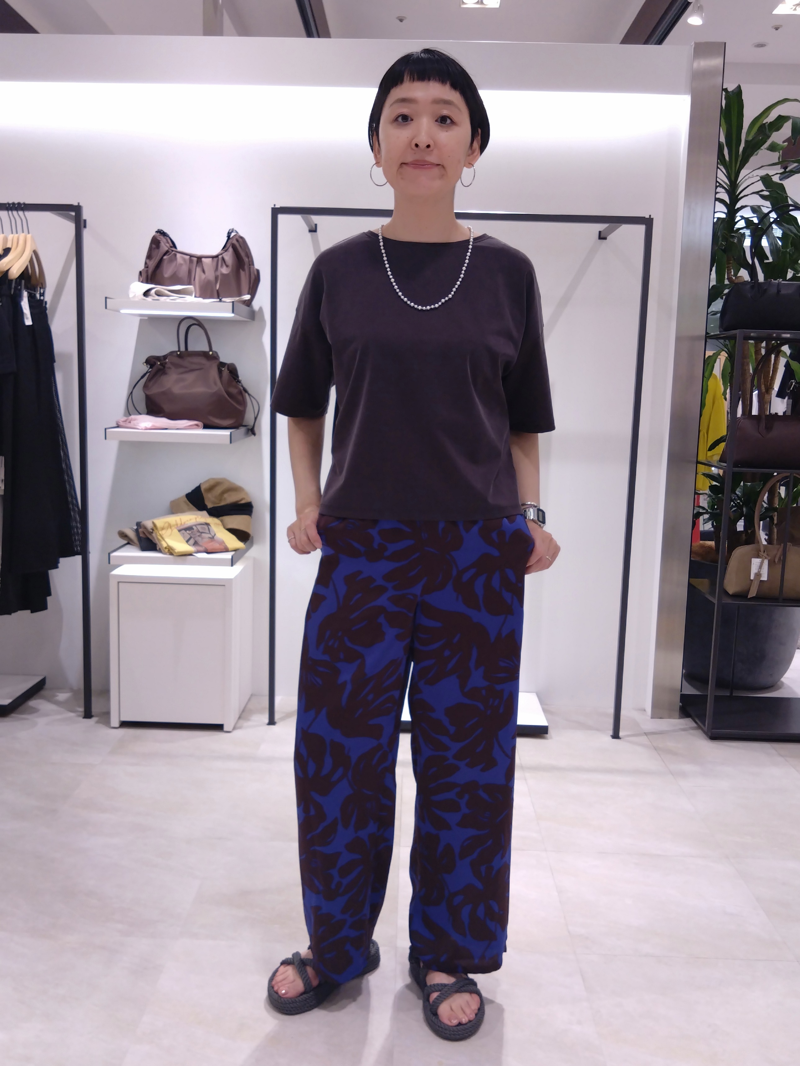 まちこさんの「UNTITLED｜【きれいめTシャツ/セットアップ可】ヴィンテージライクプルオーバー」を使ったコーディネート