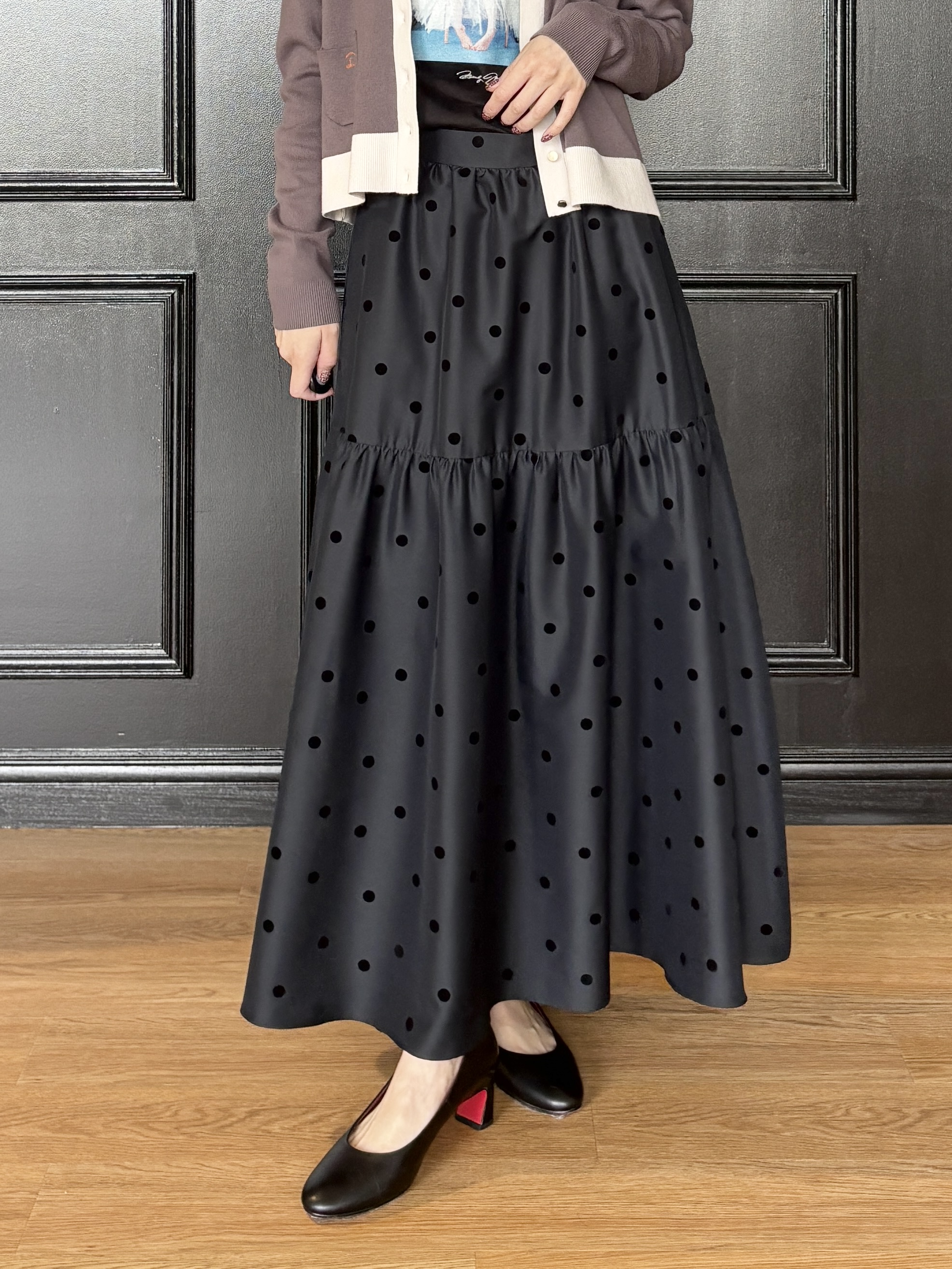 清水夏姫さんの「DRESSTERIOR｜フロッキードットスカート」を使ったコーディネート
