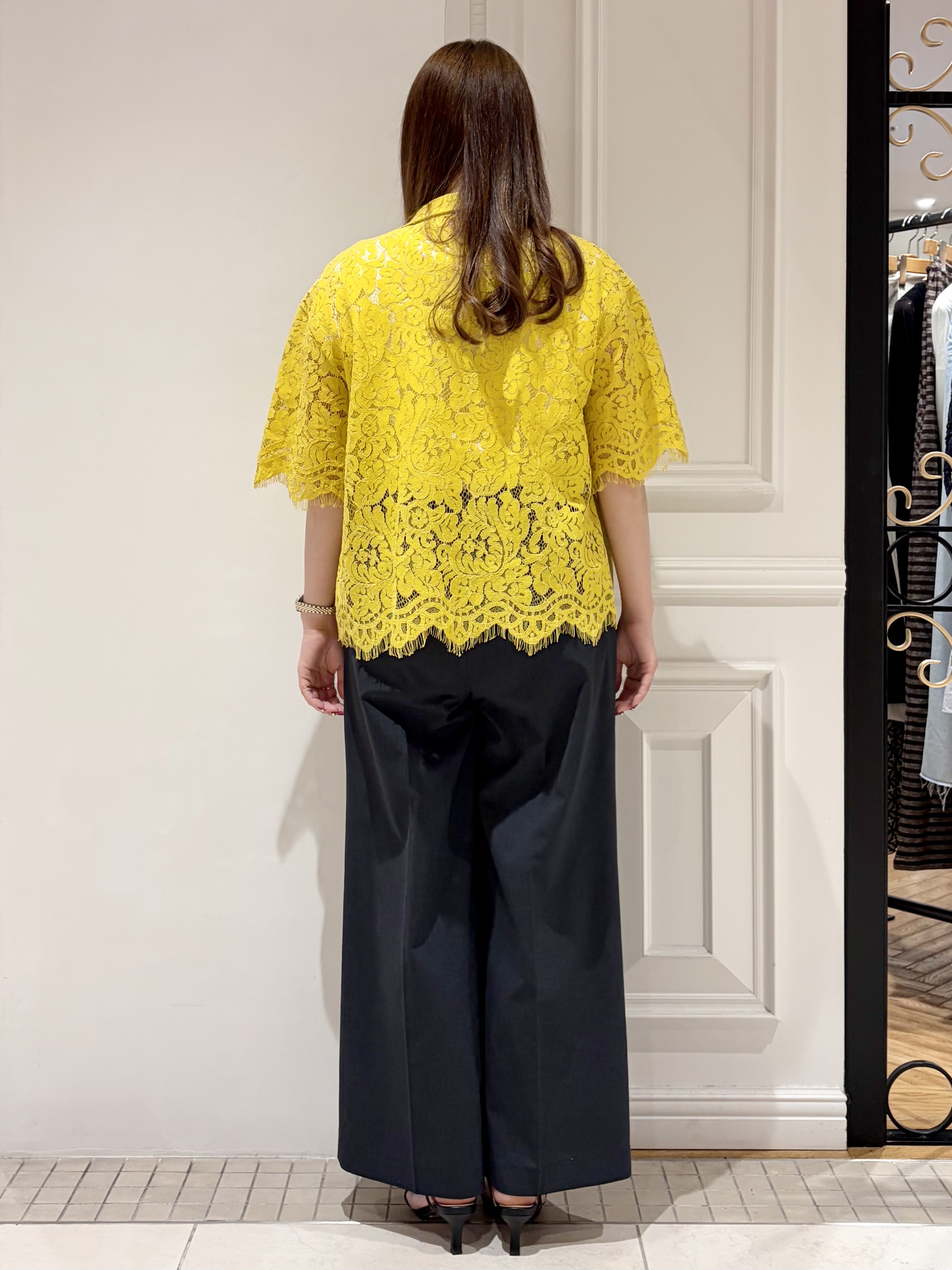 minowaさんの「DRESSTERIOR｜【ウォッシャブル/羽織りにも便利】シアーコードレースブラウス」を使ったコーディネート