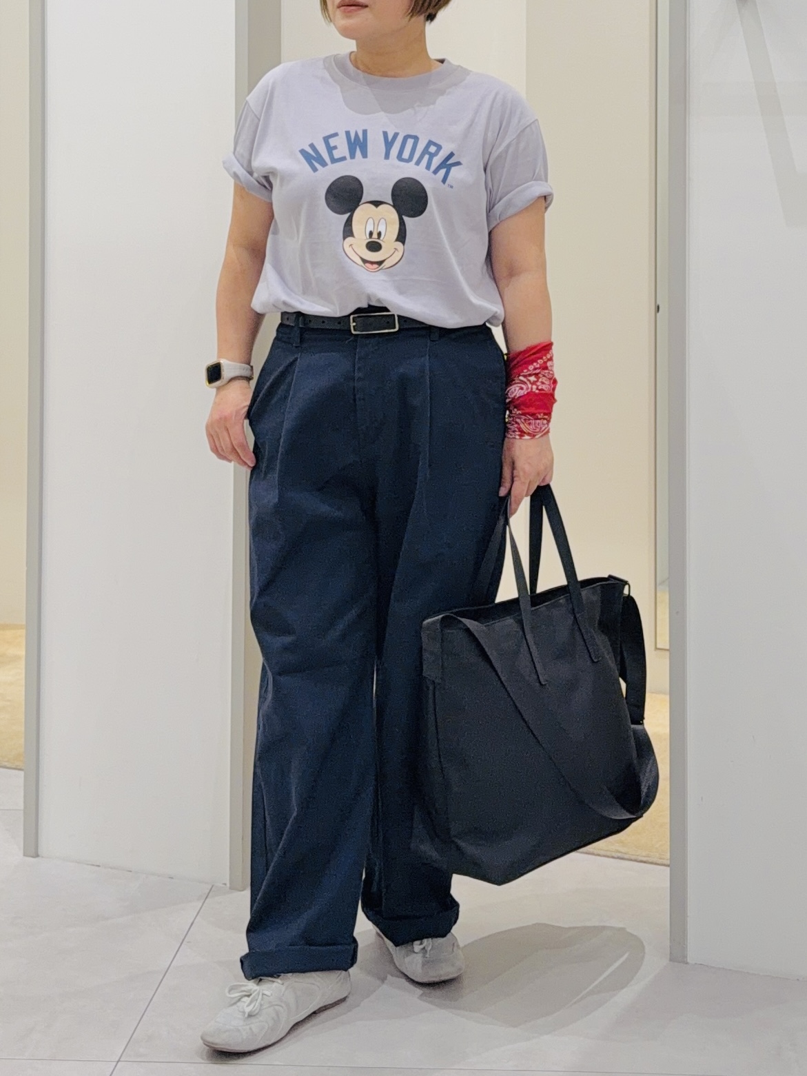 タナさんの「THE SHOP TK｜【Disney】【MLB】スペシャルデザイン半袖Tシャツ」を使ったコーディネート