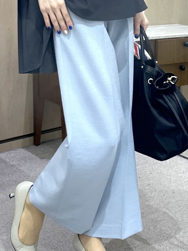 Miwaさんの「UNTITLED｜【吸水速乾/接触冷感】バックプリーツデザインブラウス」を使ったコーディネート