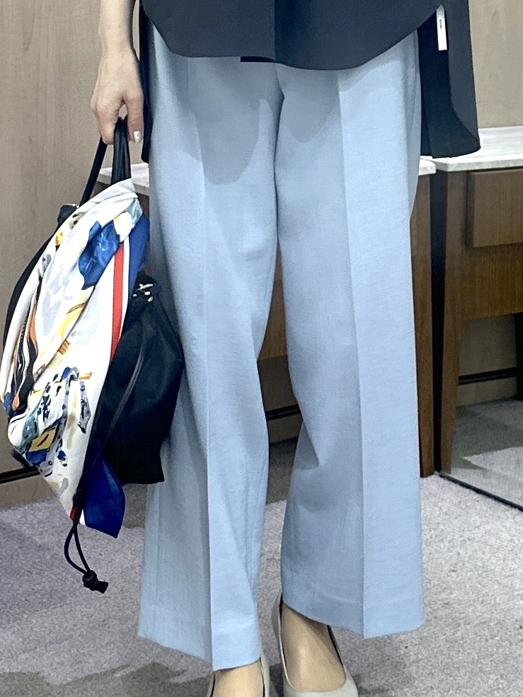 Miwaさんの「UNTITLED｜【吸水速乾/接触冷感】バックプリーツデザインブラウス」を使ったコーディネート