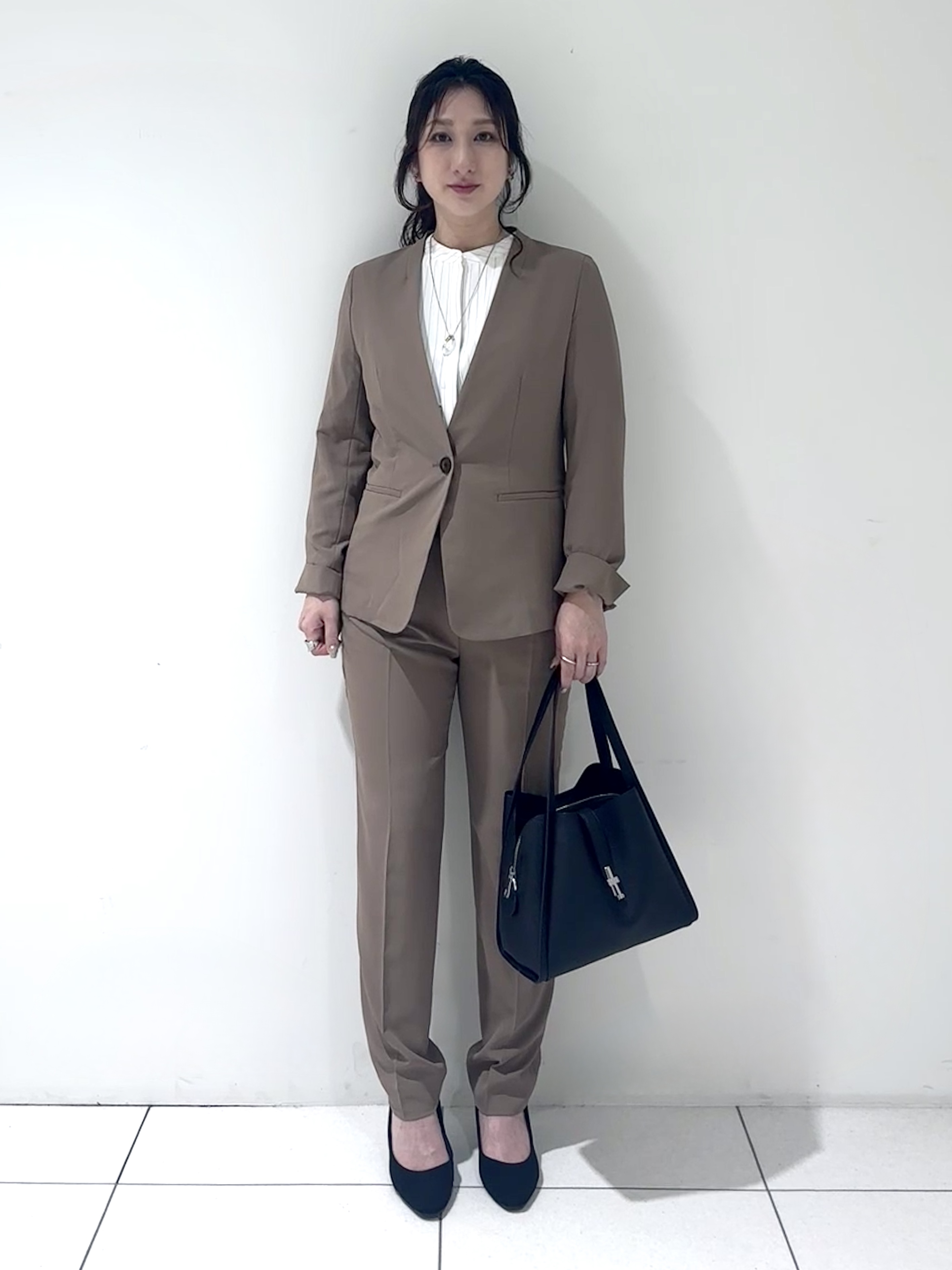 そんさんの「INDIVI｜【接触冷感/UVケア/着る日傘】カラーレスジャケット」を使ったコーディネート