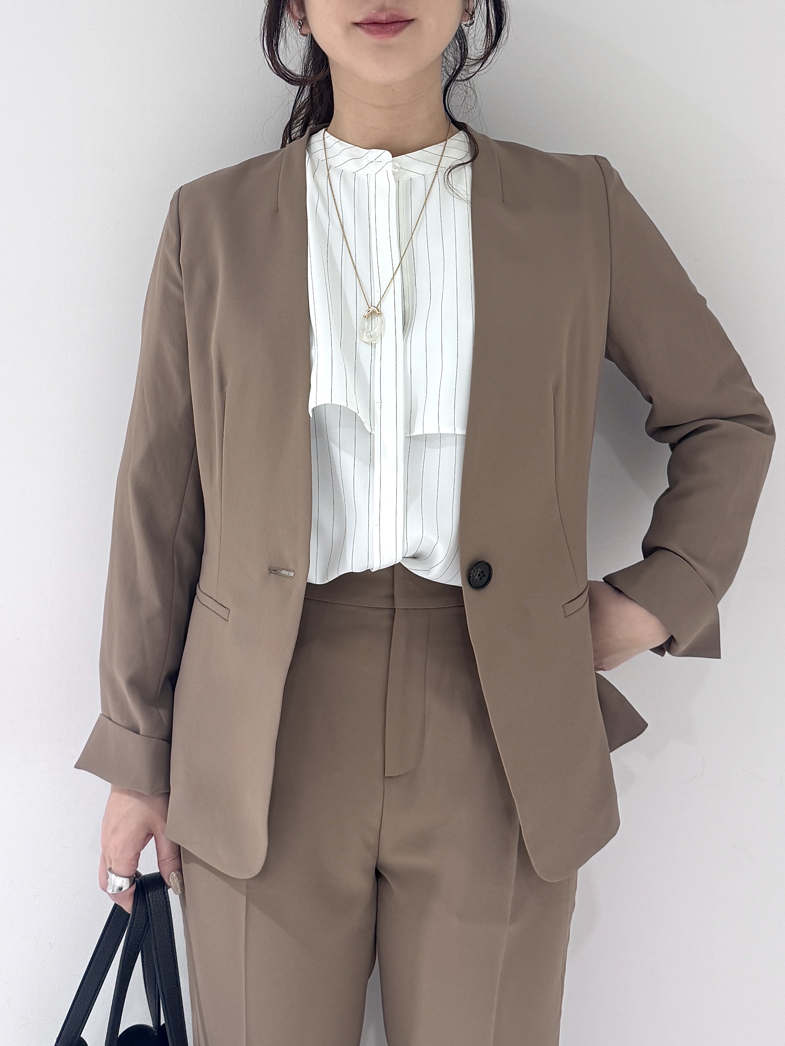 そんさんの「INDIVI｜【接触冷感/UVケア/着る日傘】カラーレスジャケット」を使ったコーディネート