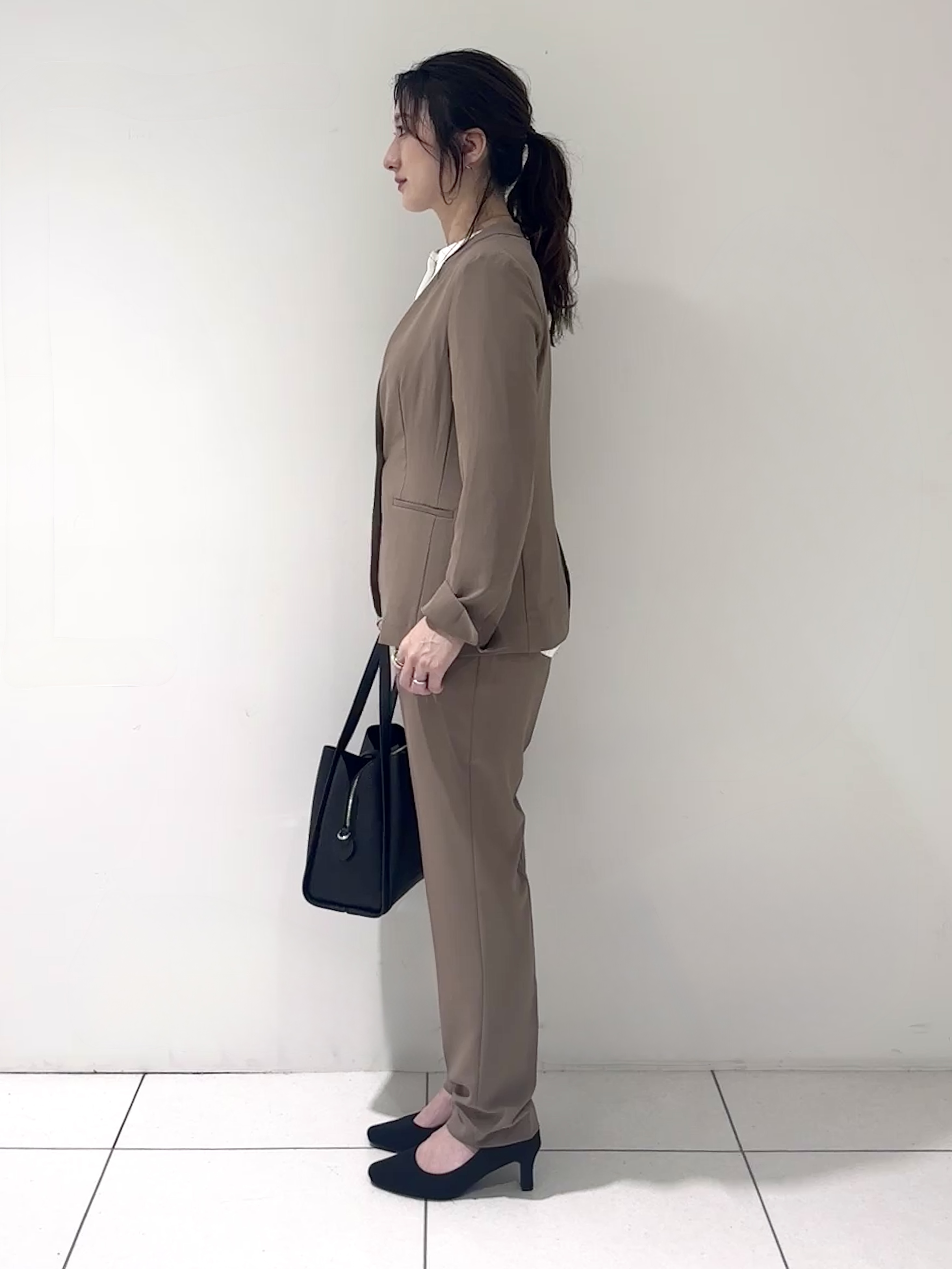 そんさんの「INDIVI｜【接触冷感/UVケア/着る日傘】カラーレスジャケット」を使ったコーディネート