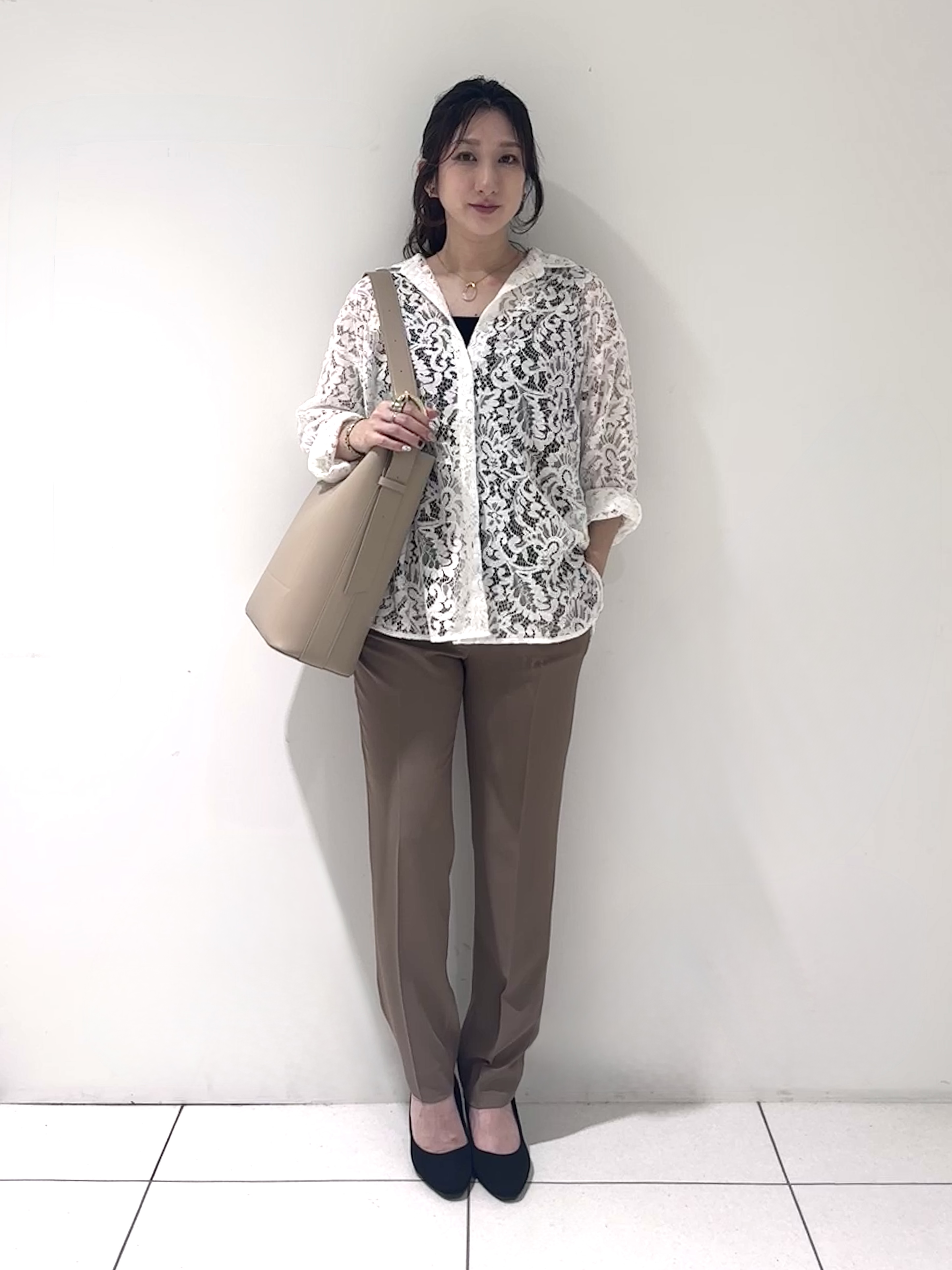 そんさんの「INDIVI｜【洗える／トレンド】大人レースシャツ」を使ったコーディネート