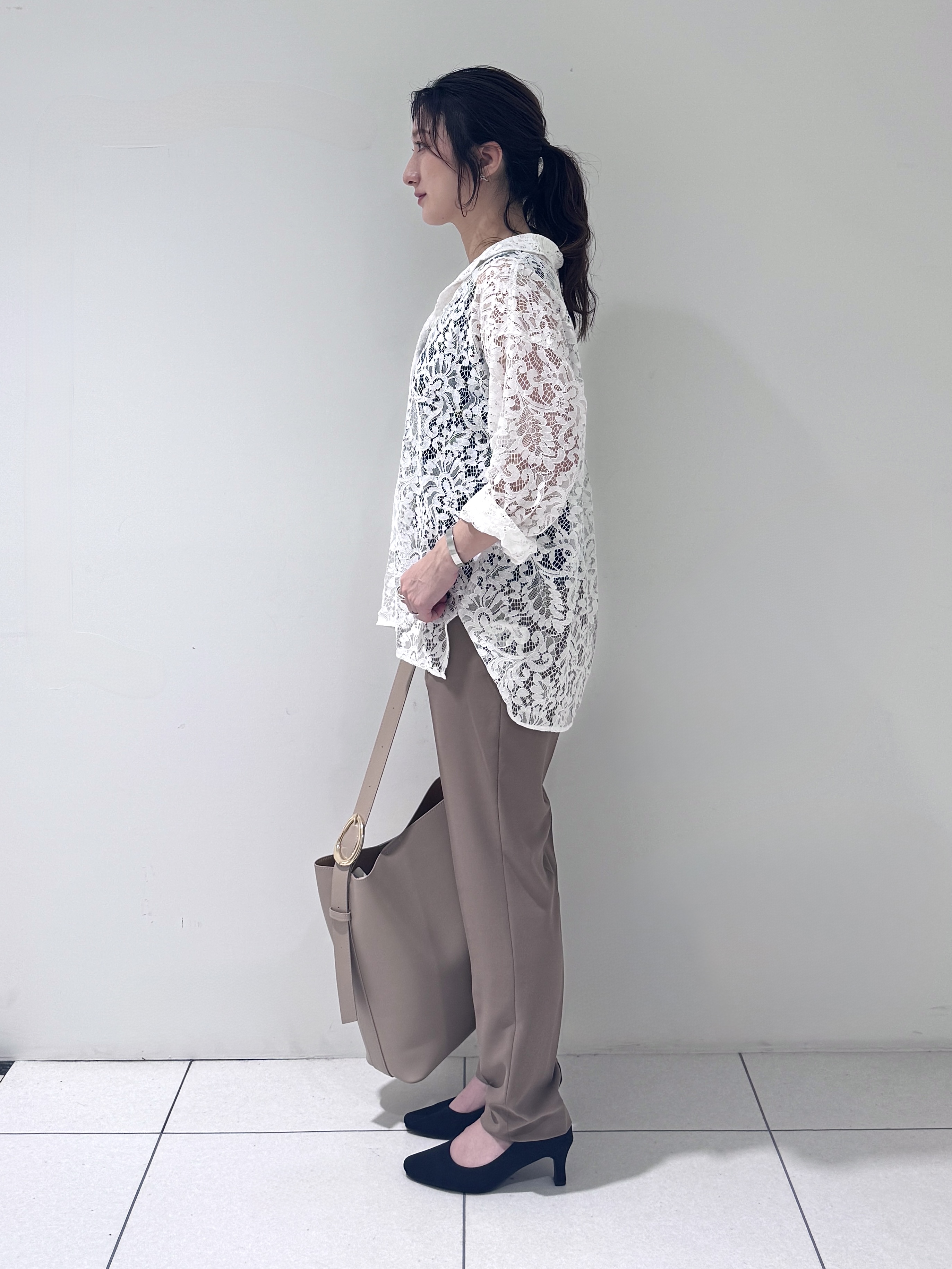 そんさんの「INDIVI｜【洗える／トレンド】大人レースシャツ」を使ったコーディネート