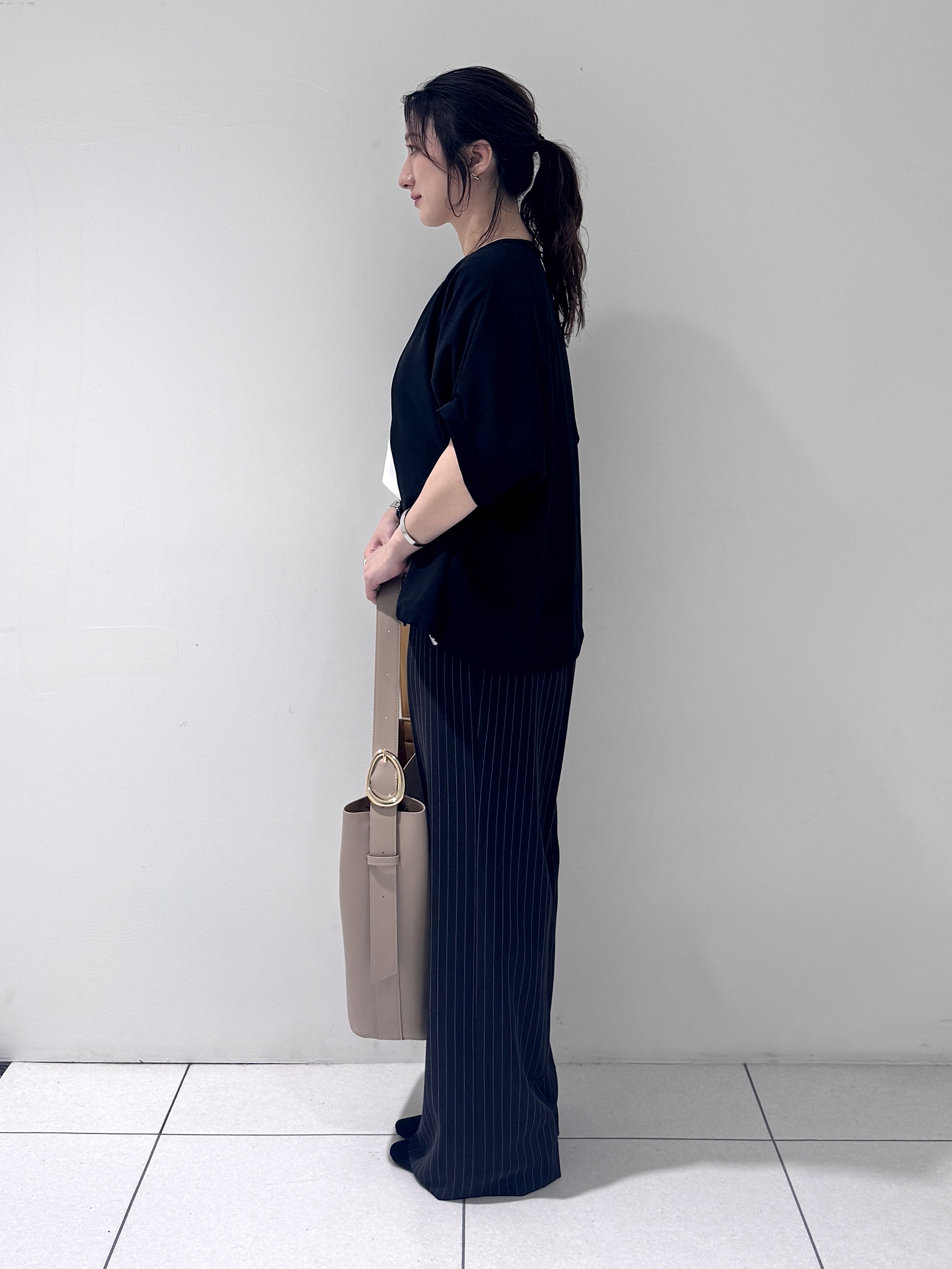 そんさんの「INDIVI｜【夏羽織り/着る日傘】ドルマンフォルムブルゾン」を使ったコーディネート