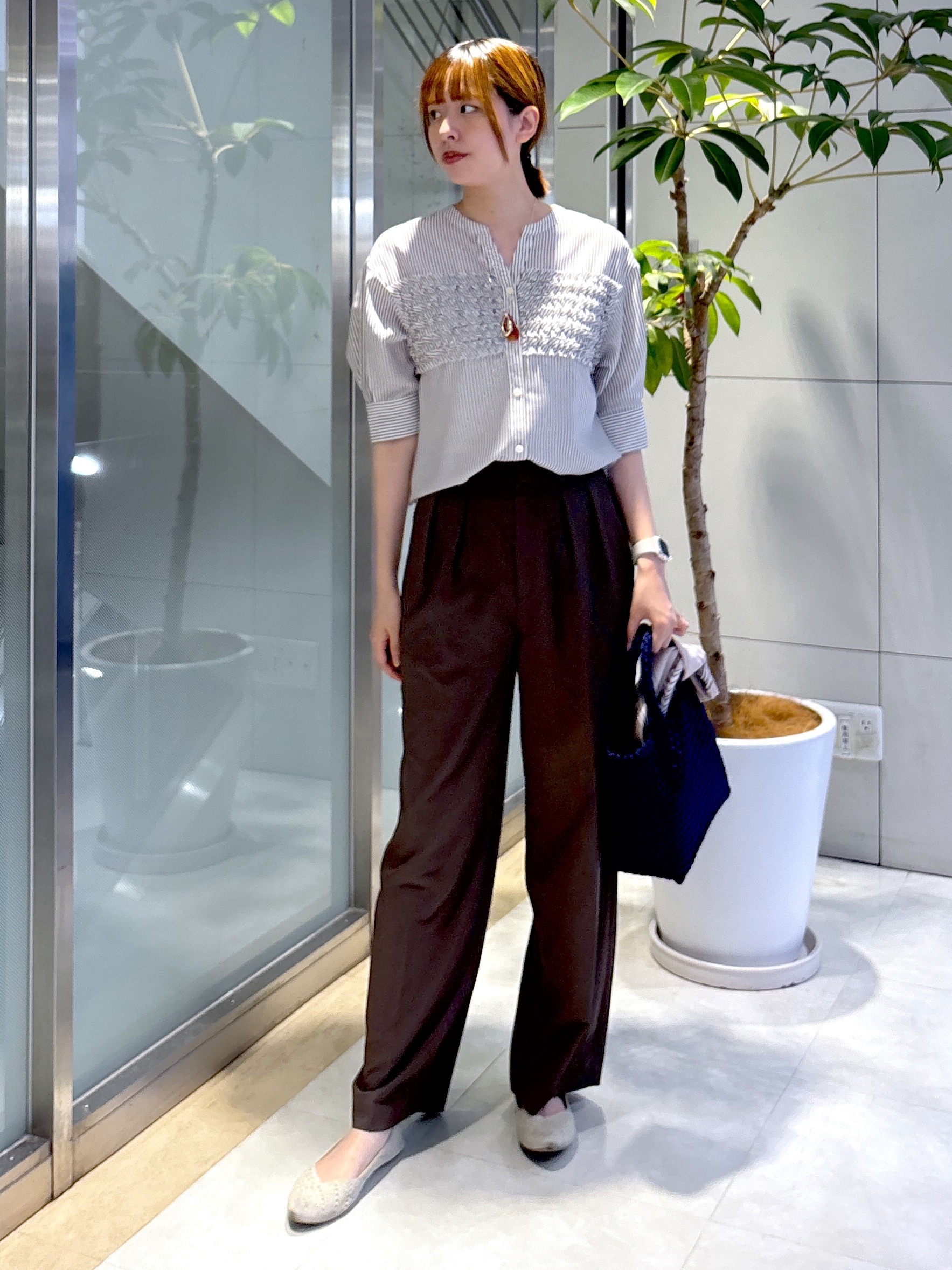 yukaさんの「UNTITLED｜【接触冷感/通気性/洗える】フロントフリルブラウス」を使ったコーディネート