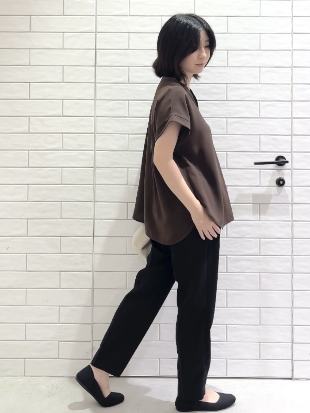 しおりさんの「OPAQUE.CLIP｜【ストレッチ／防シワ／洗濯機OK】スキッパーブラウス《SS～LL／5col／セットアップ可》」を使ったコーディネート