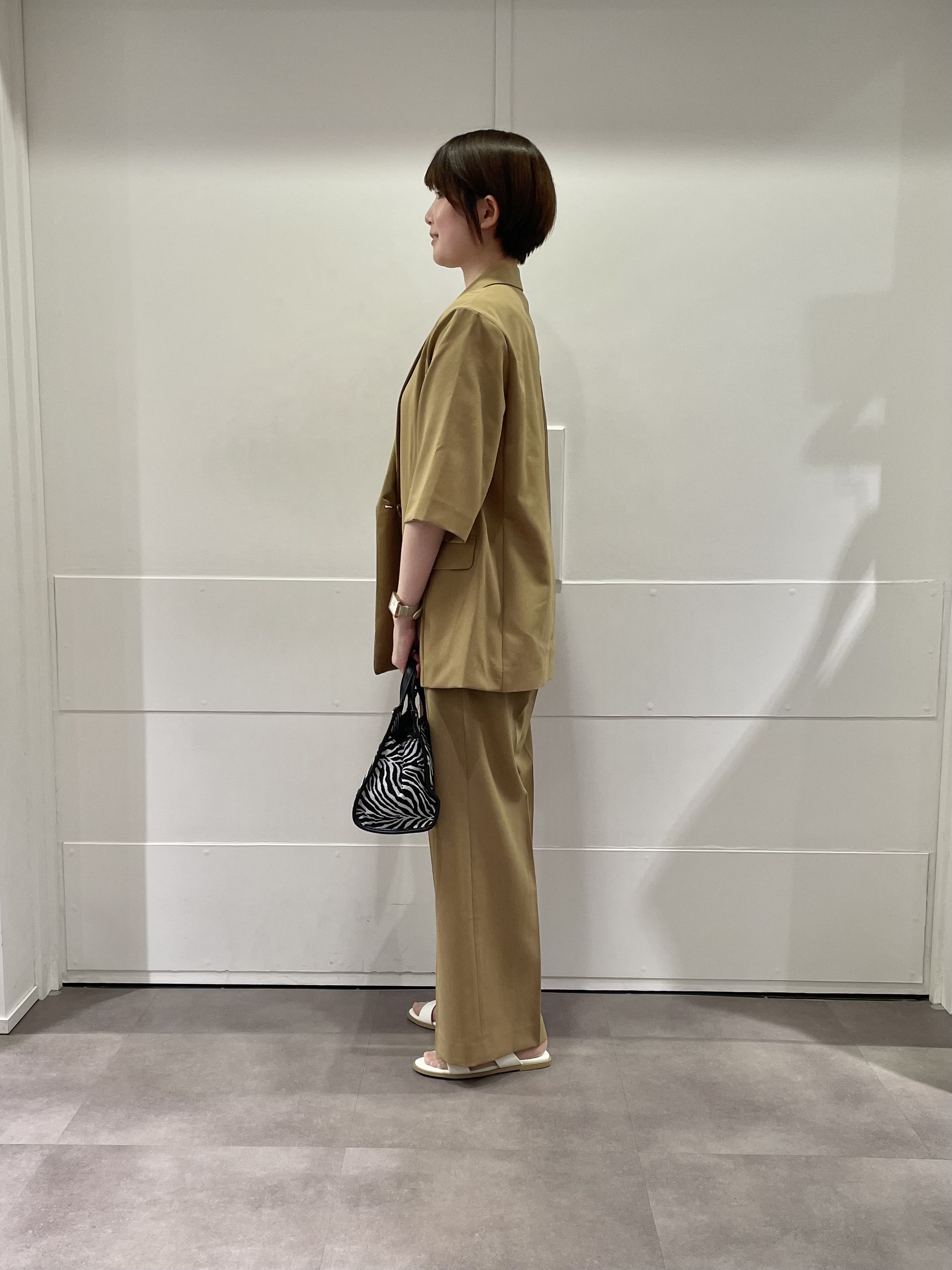 MOMOKOさんの「UNTITLED｜【秋の通勤羽織/セットアップ可/UVカット】エアリークール半袖ジャケット」を使ったコーディネート
