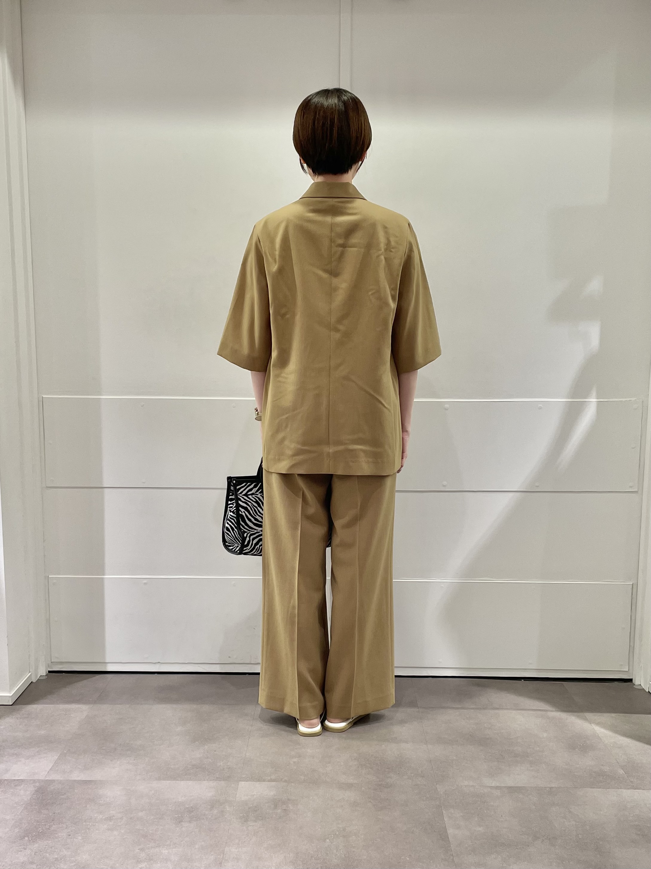 MOMOKOさんの「UNTITLED｜【秋の通勤羽織/セットアップ可/UVカット】エアリークール半袖ジャケット」を使ったコーディネート