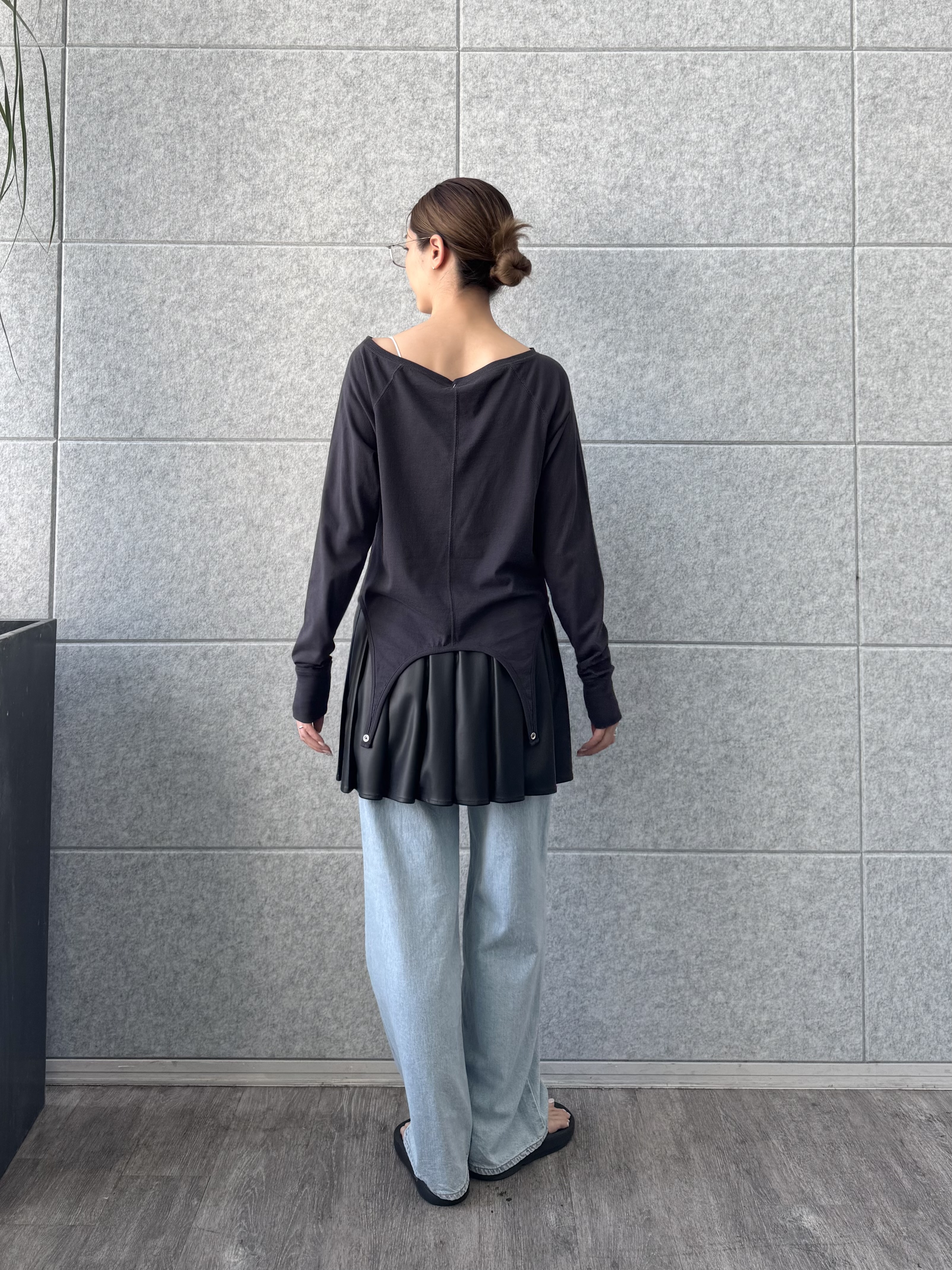 uchi__yamaさんの「CODE A｜leather like mini skirt」を使ったコーディネート