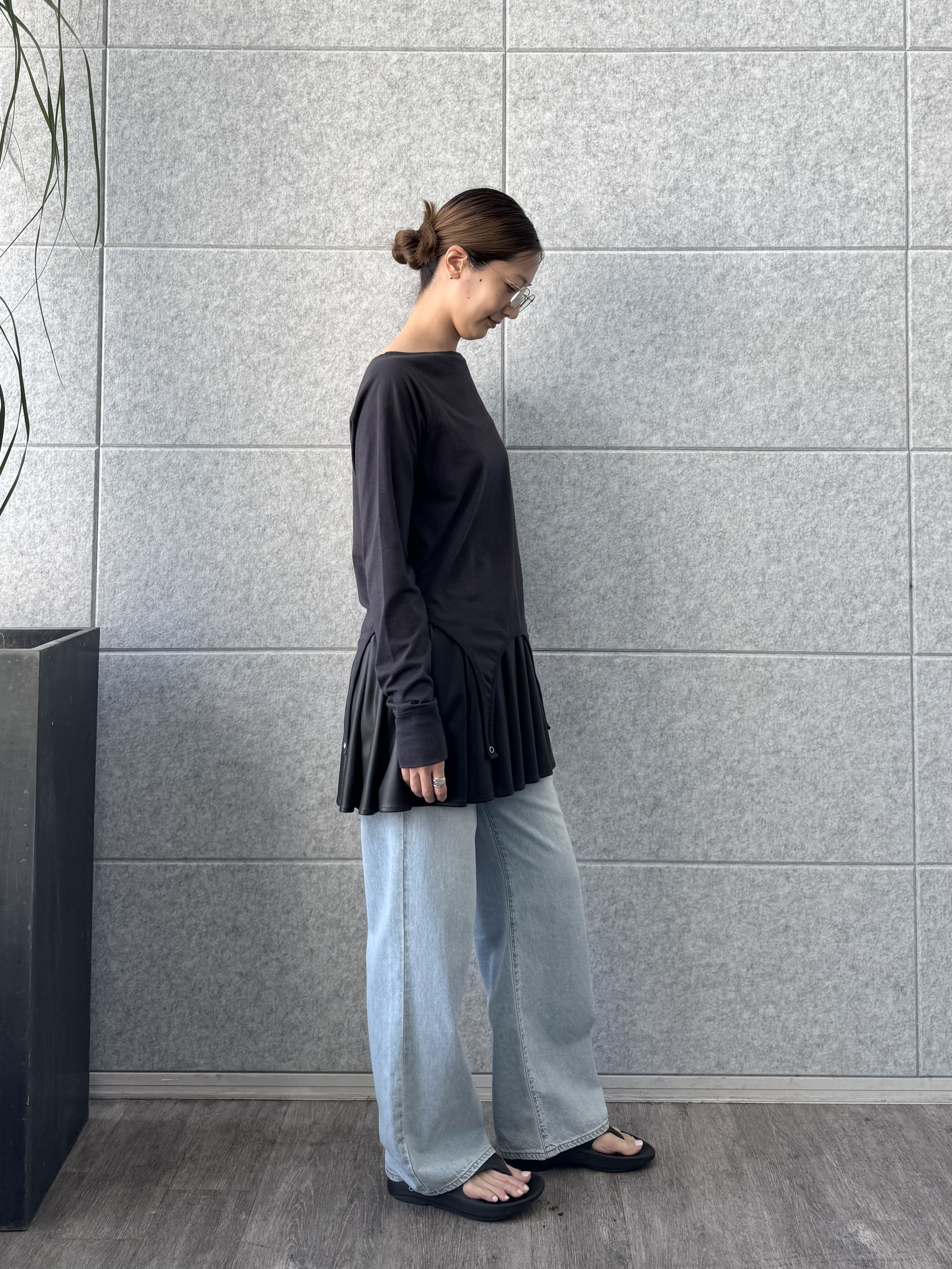 uchi__yamaさんの「CODE A｜leather like mini skirt」を使ったコーディネート